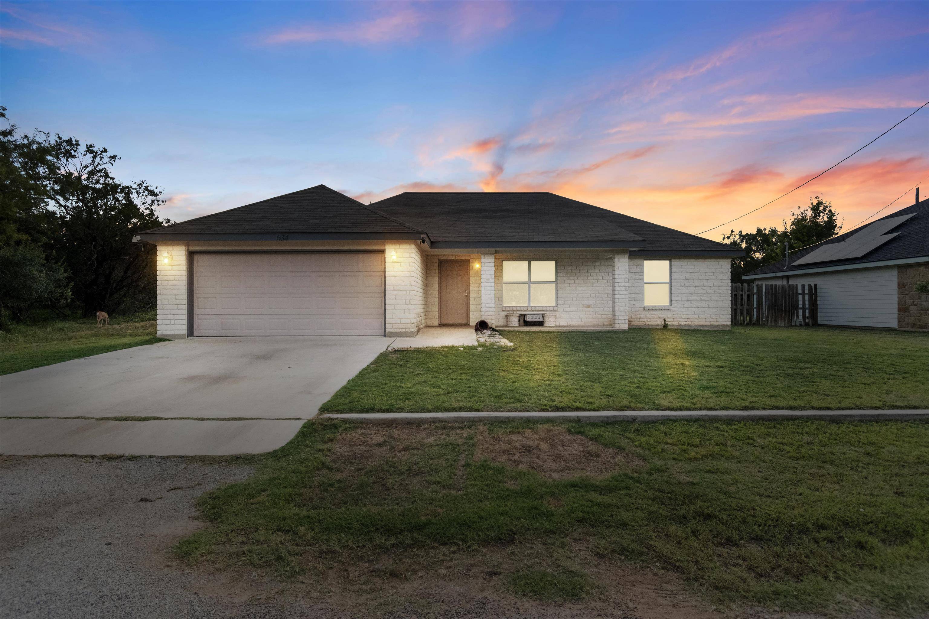 634 Birch LN, Cottonwood Shores, TX 78657