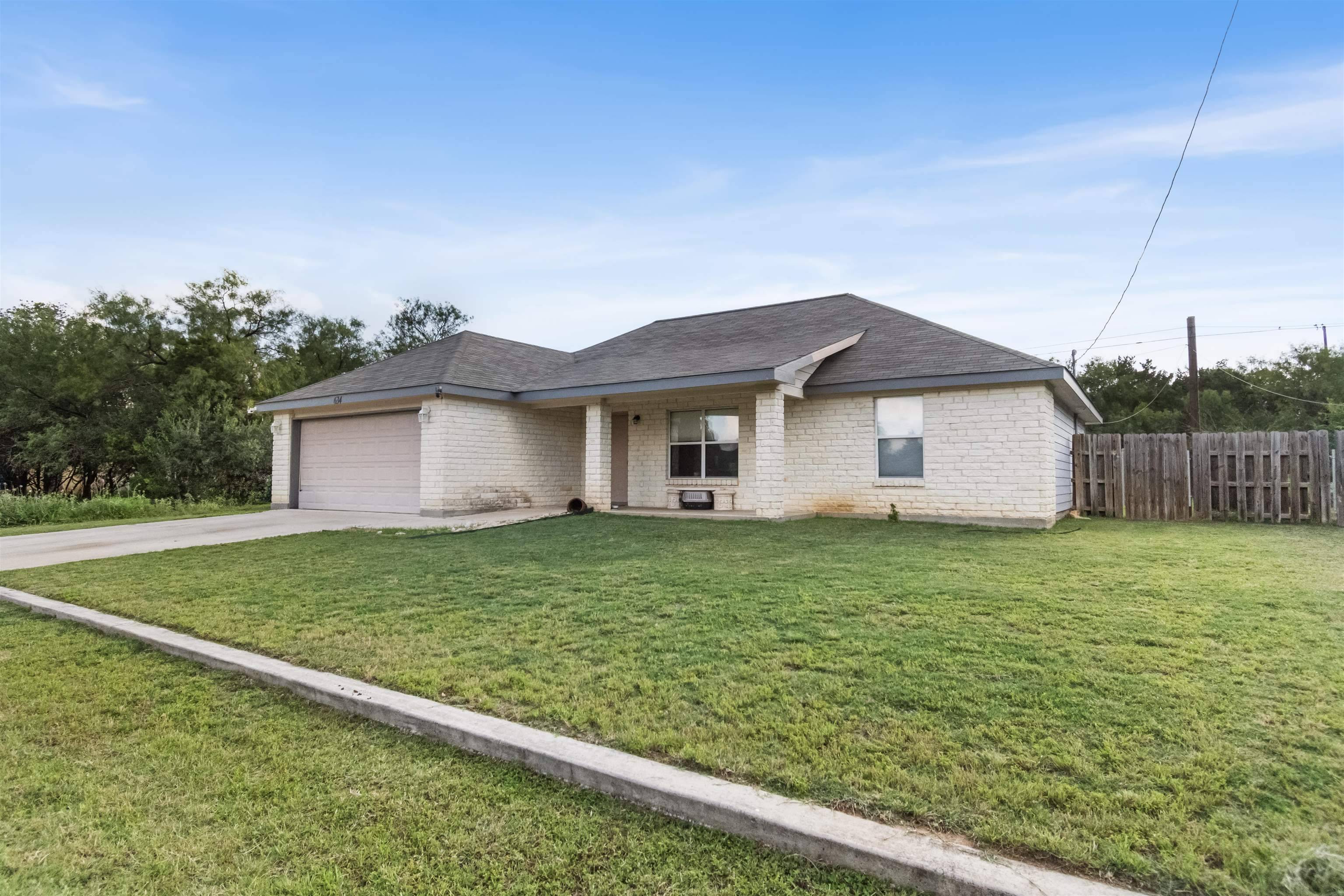 634 Birch LN, Cottonwood Shores, TX 78657