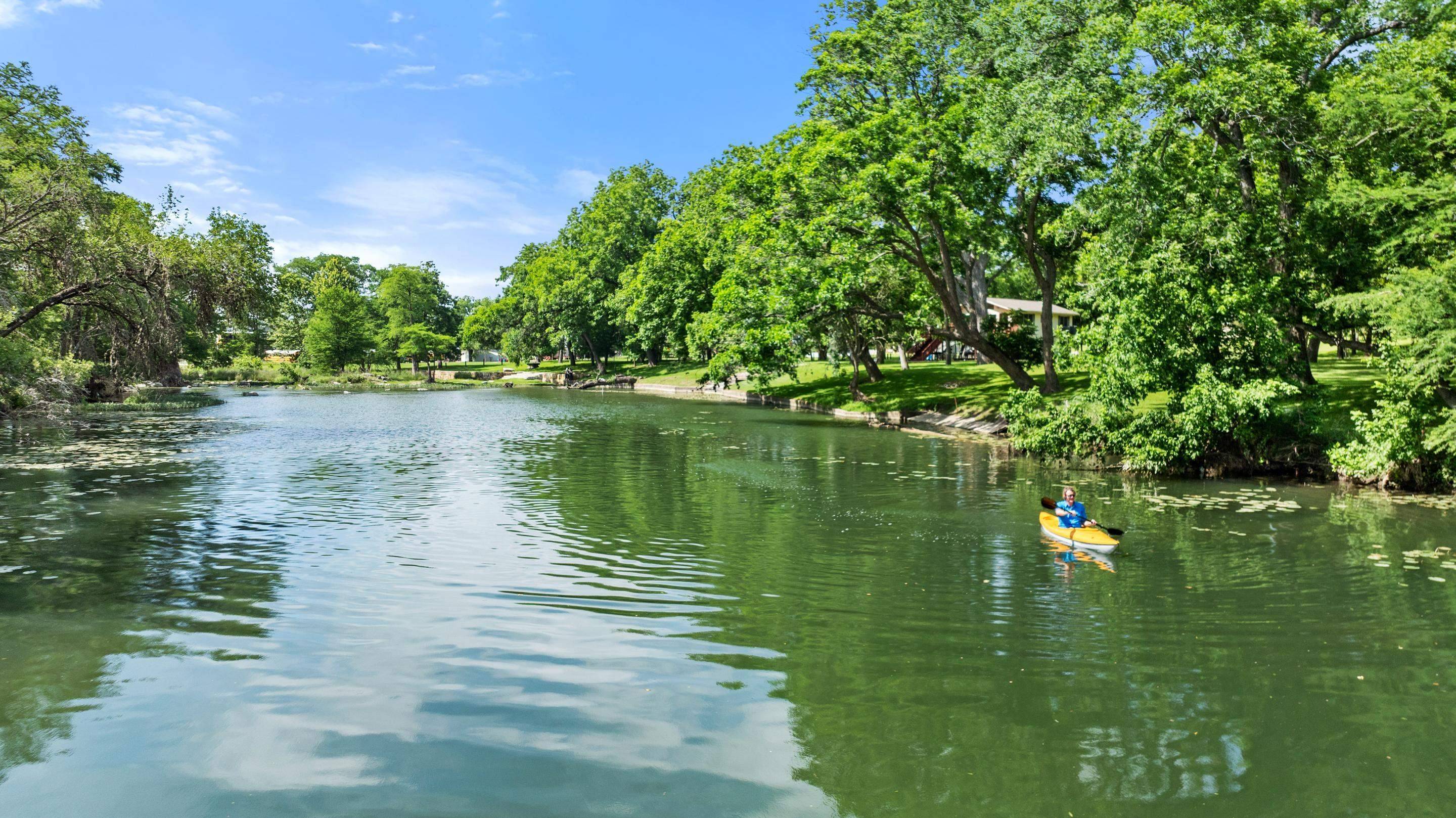1242 Ervendberg AVE, New Braunfels, TX 78130