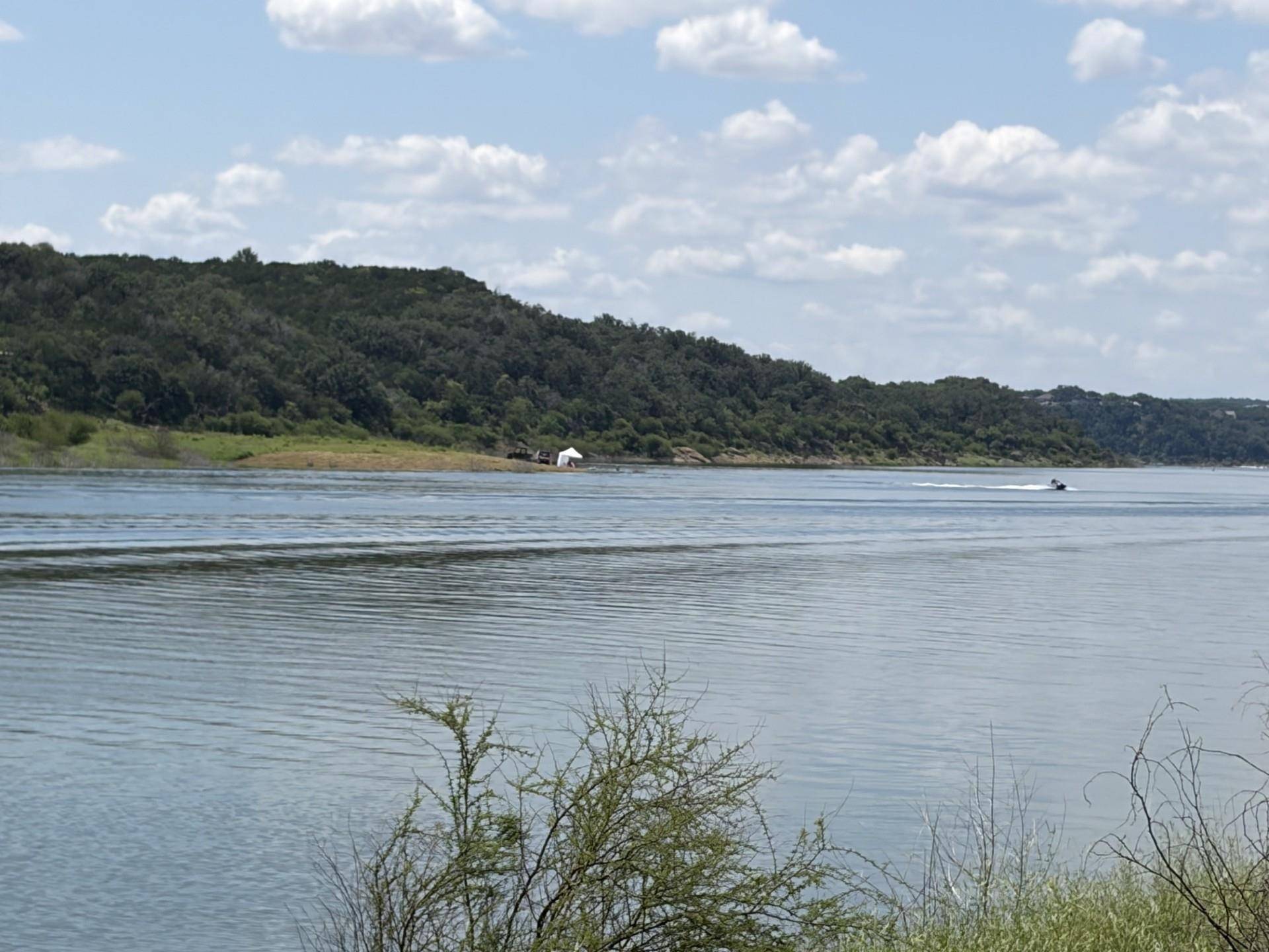 127 Lake View DR, Spicewood, TX 78669-4008