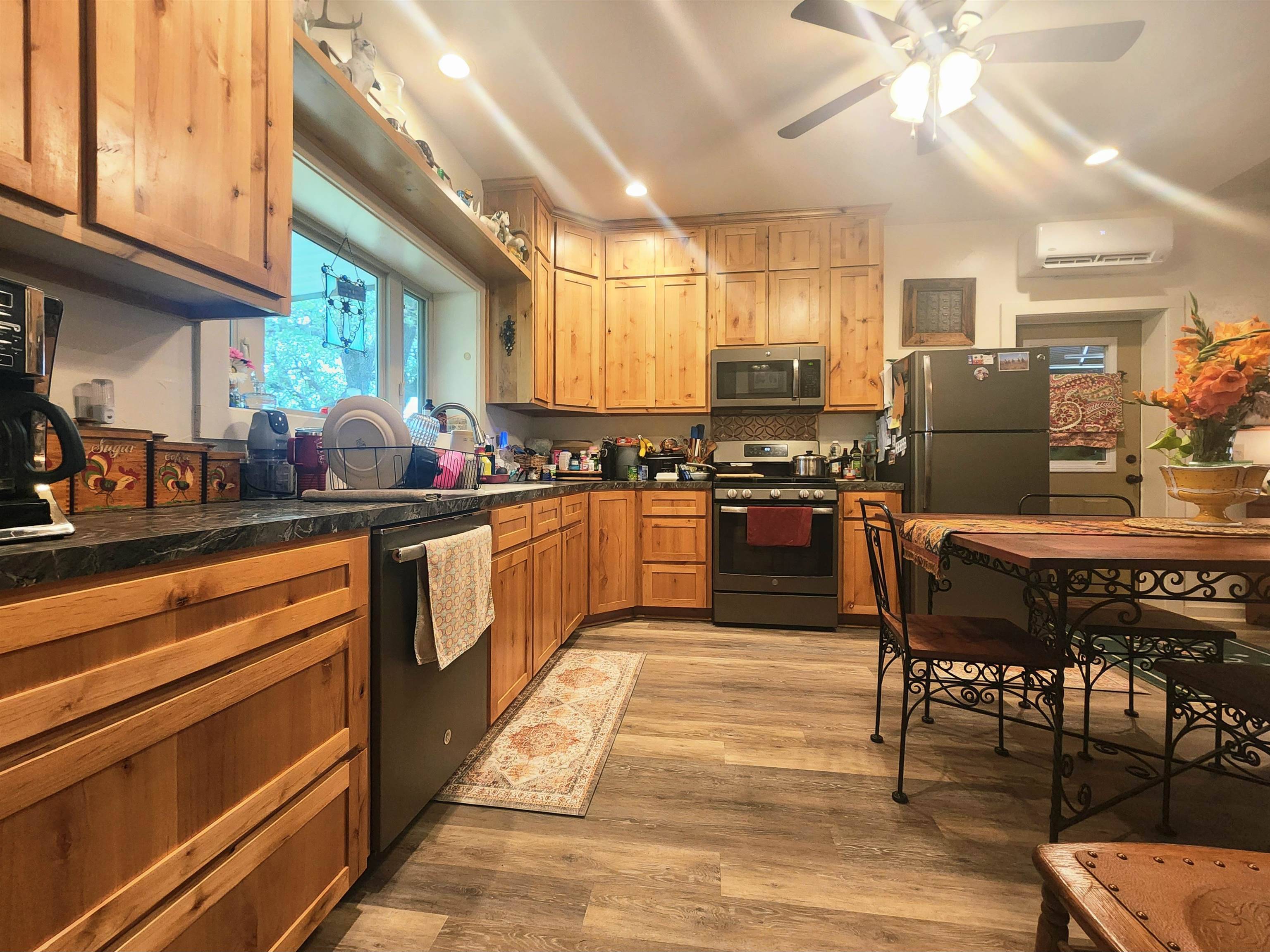 218 CR 409, Cherokee, TX 76832