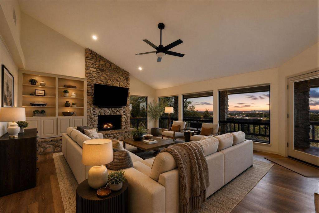 310 Dogie DR, Horseshoe Bay, TX 78657