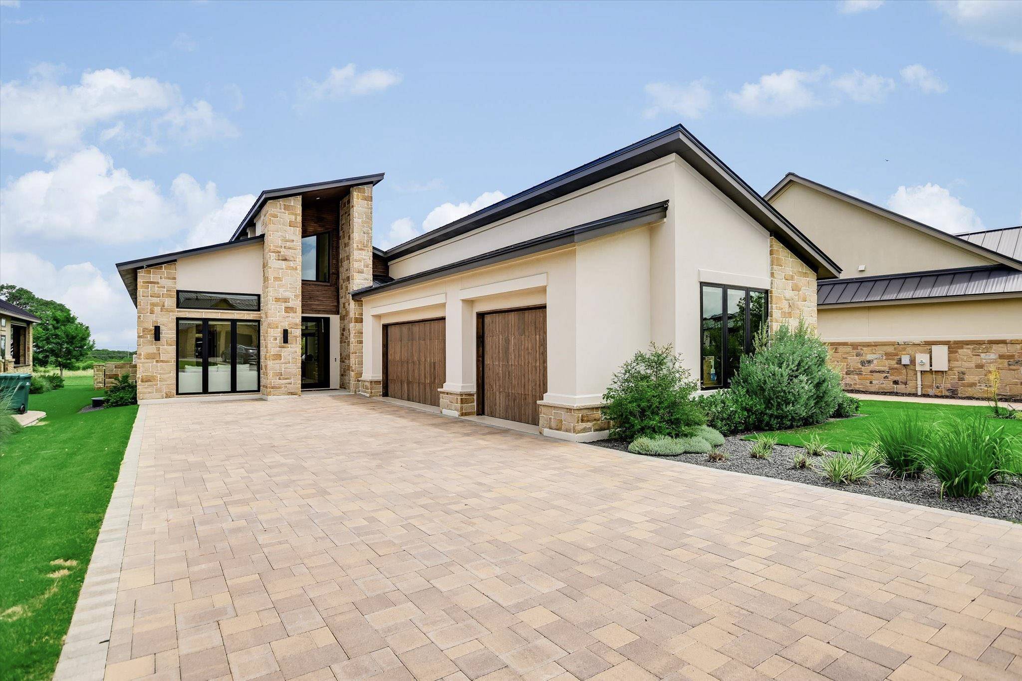130 Azalea Loop, Horseshoe Bay, TX 78657