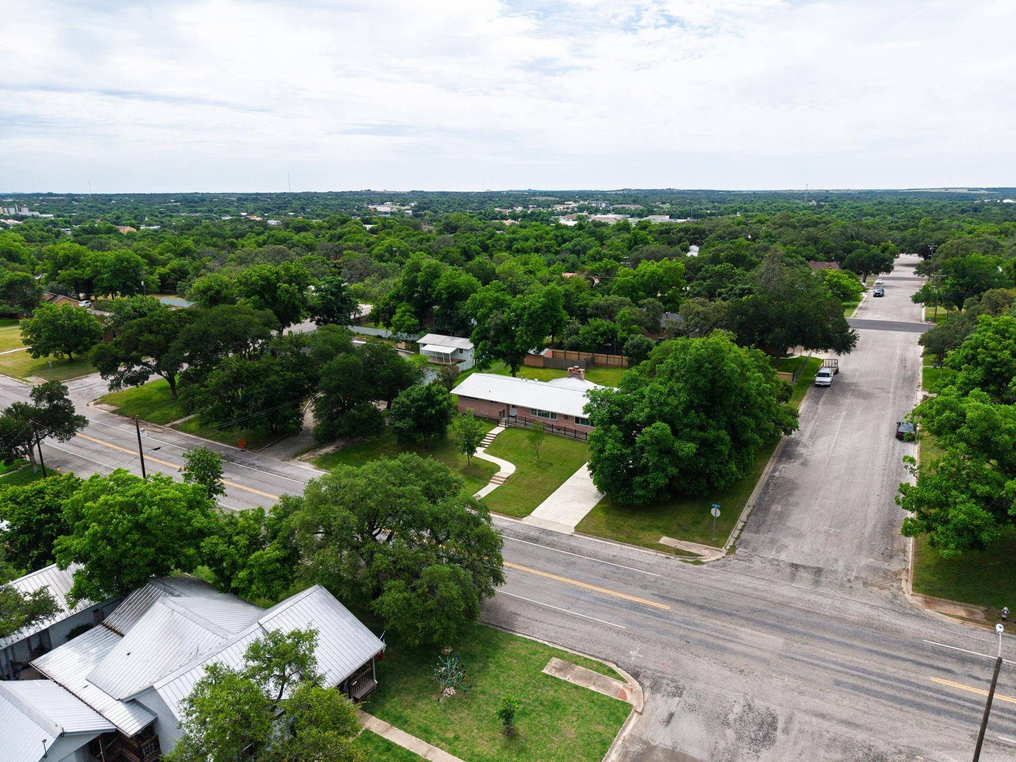 708 W North Ave, Lampasas, TX 76550
