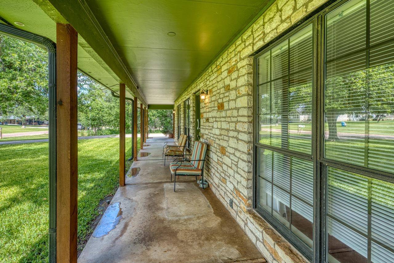 306 Pecan DR, Kingsland, TX 78639