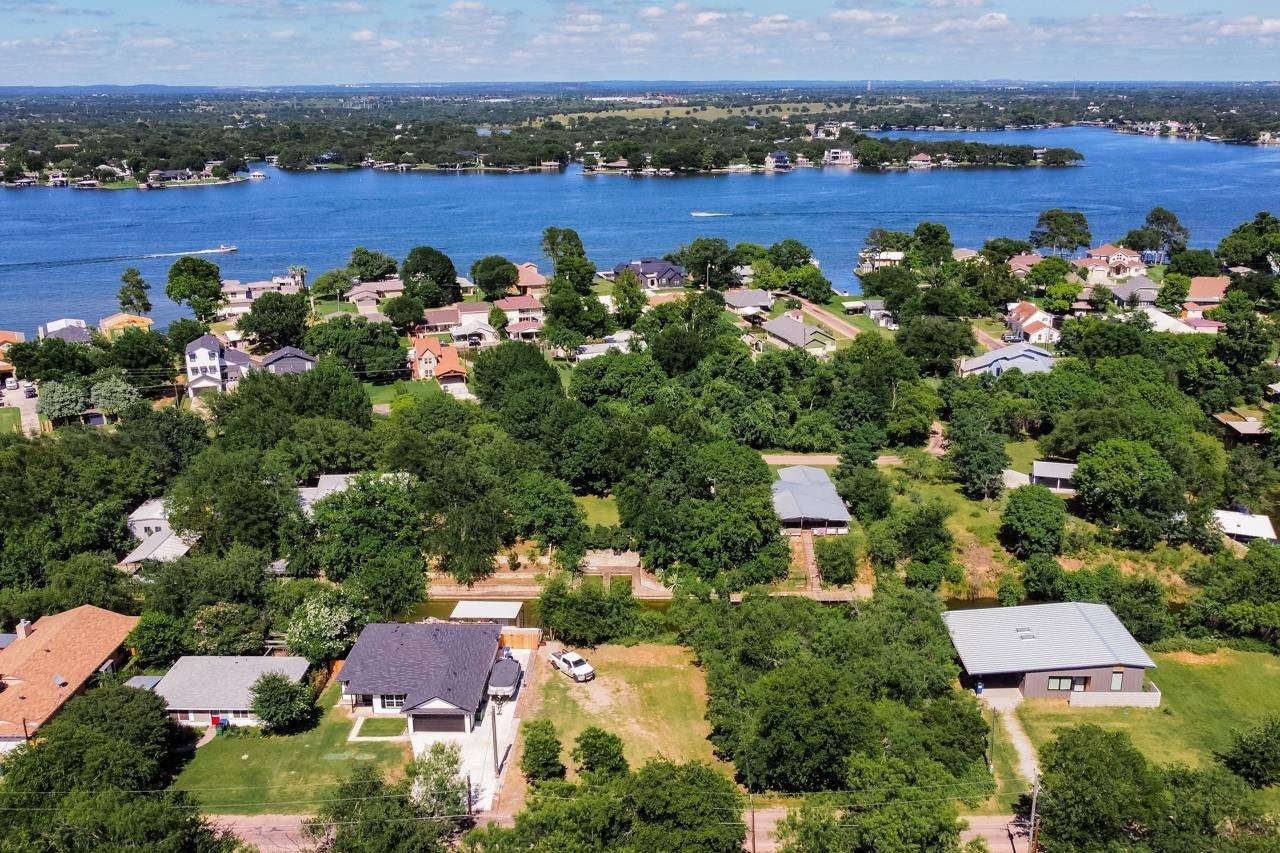 127 Channel DR, Sunrise Beach, TX 78643