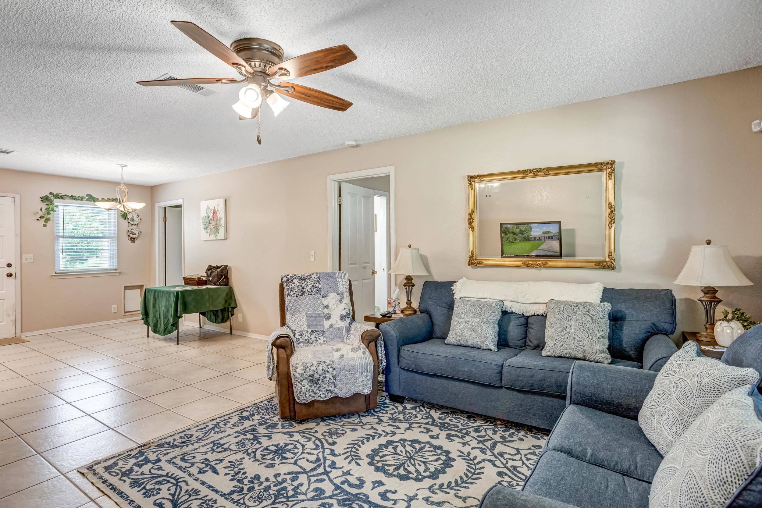 1113 Ash Dr, Marble Falls, TX 78654