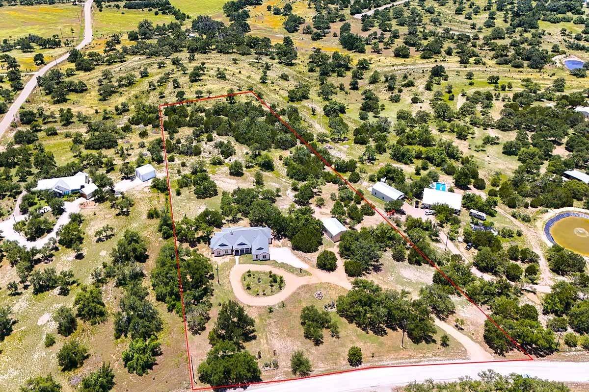 967 Crystal Mountain, Round Mountain, TX 78663