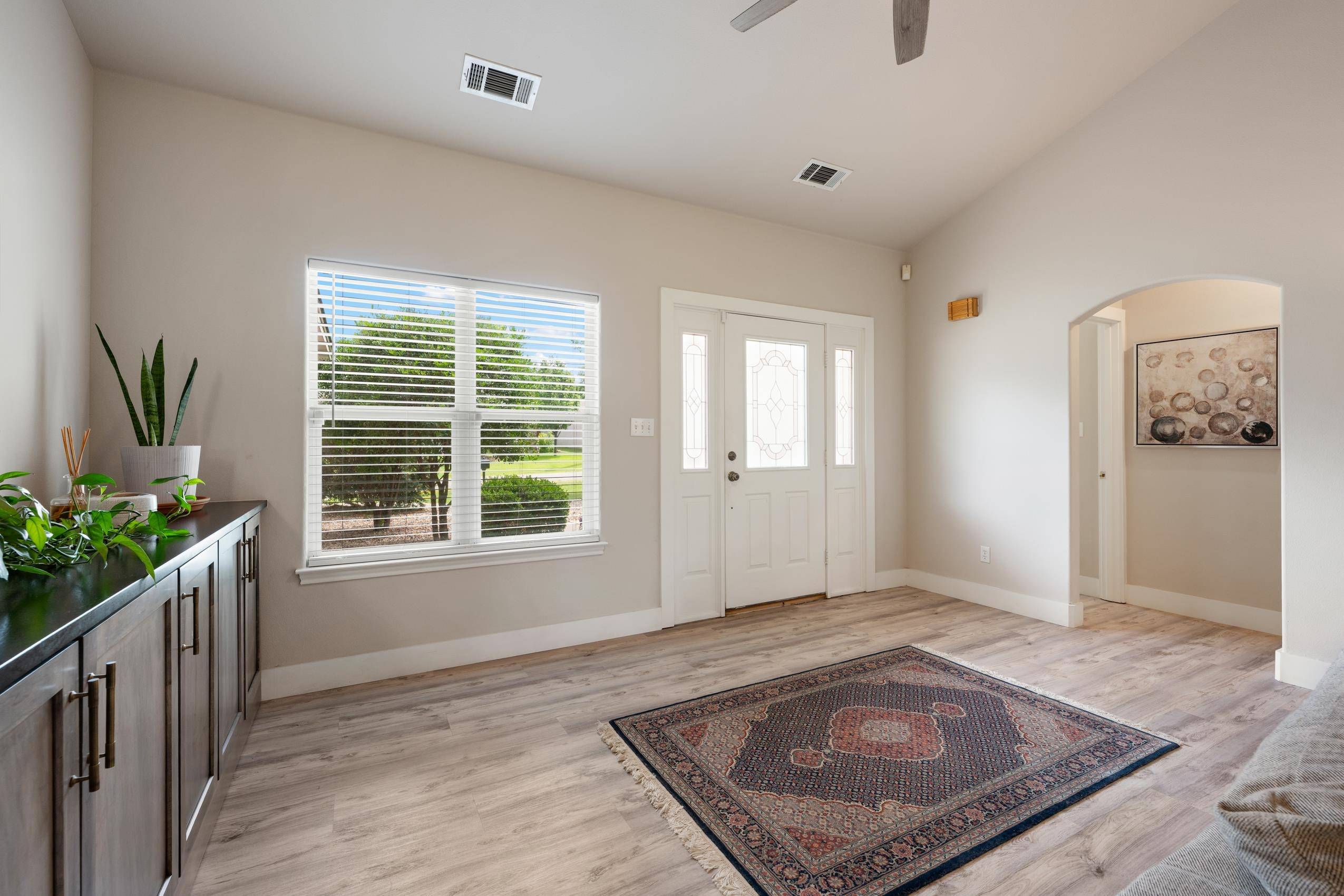 275 Skyview Dr, Kingsland, TX 78639