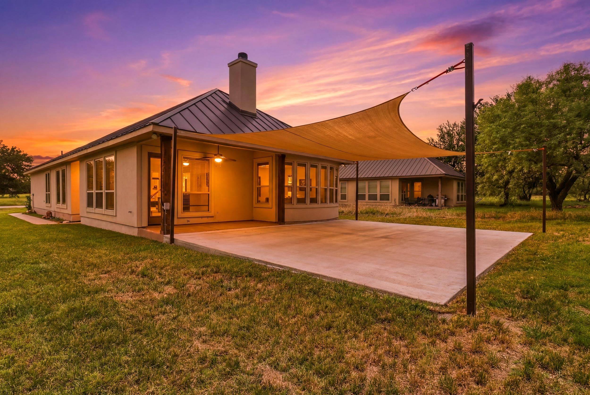 340 Sun Ray, Horseshoe Bay, TX 78657