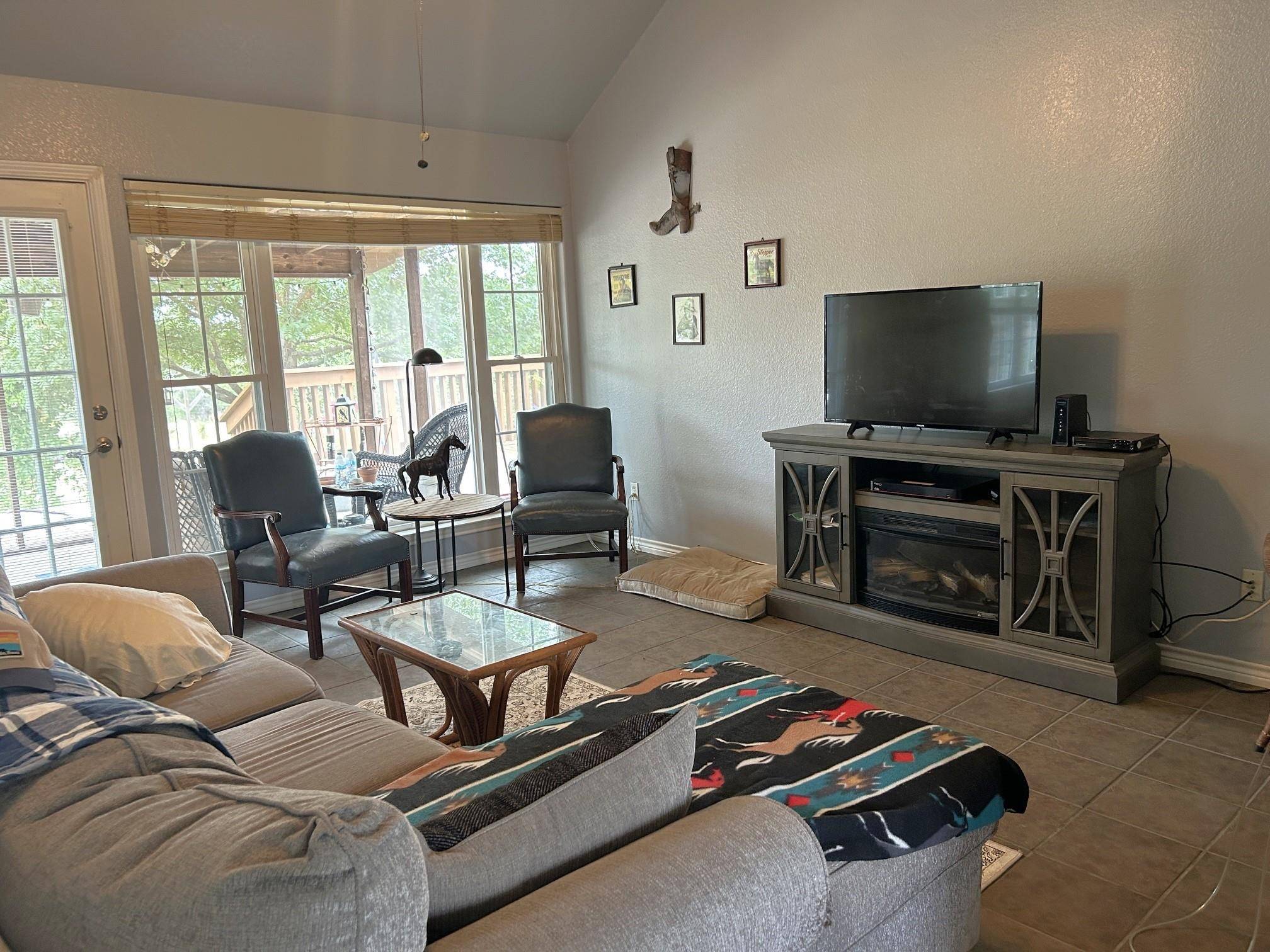 137 W Newcastle, Granite Shoals, TX 78654