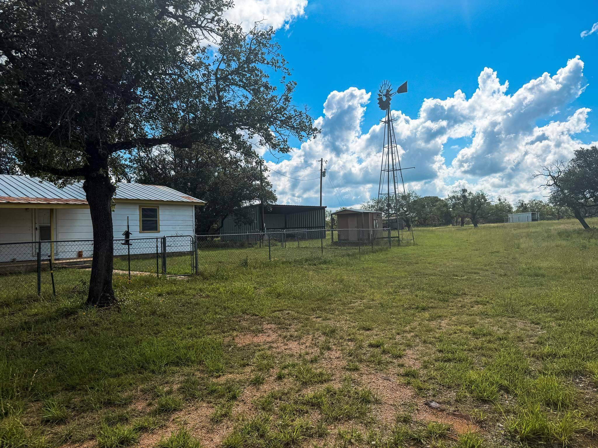 107 Private Road 607, Voca, TX 76887