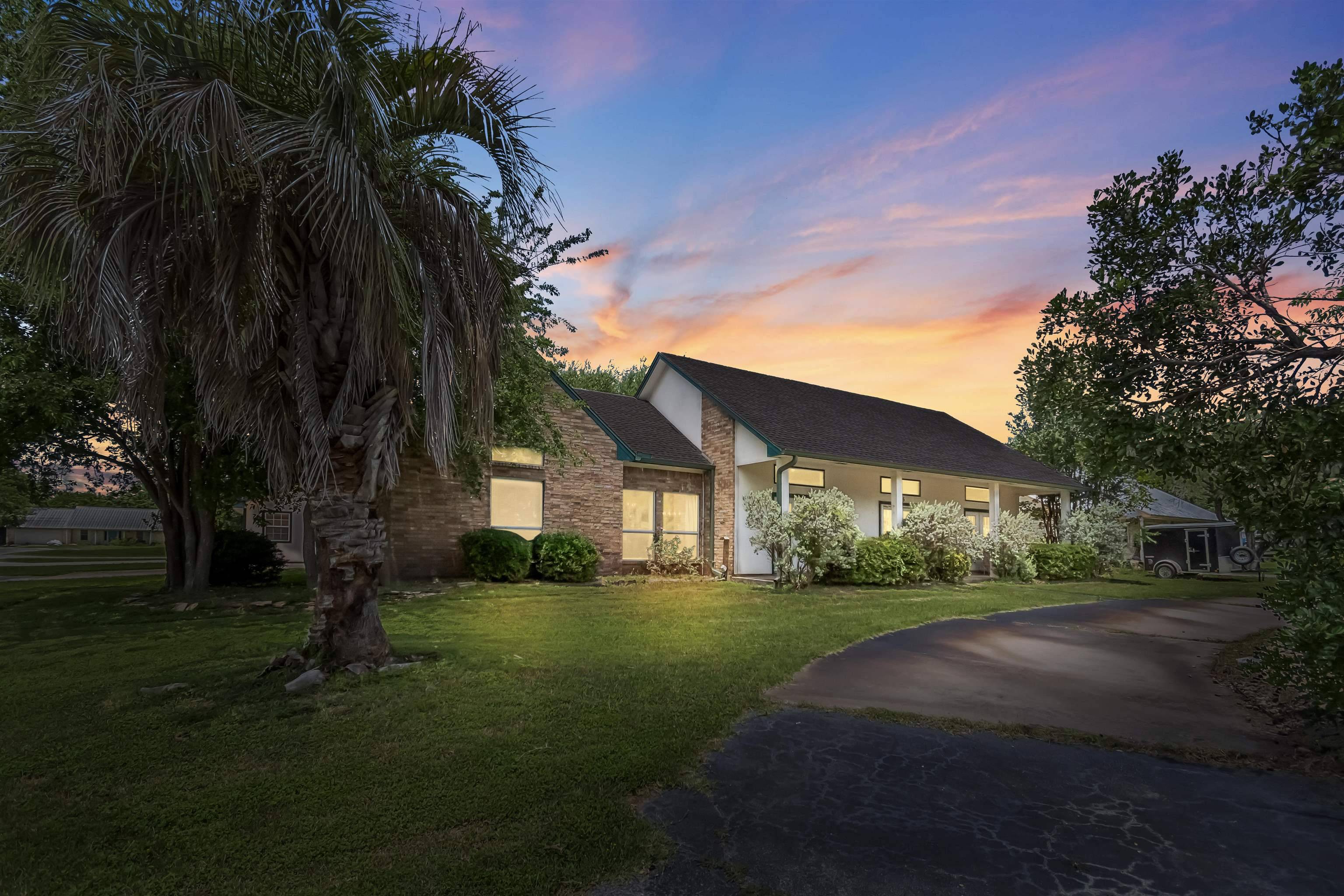 305 La Mesa, Kingsland, TX 78639