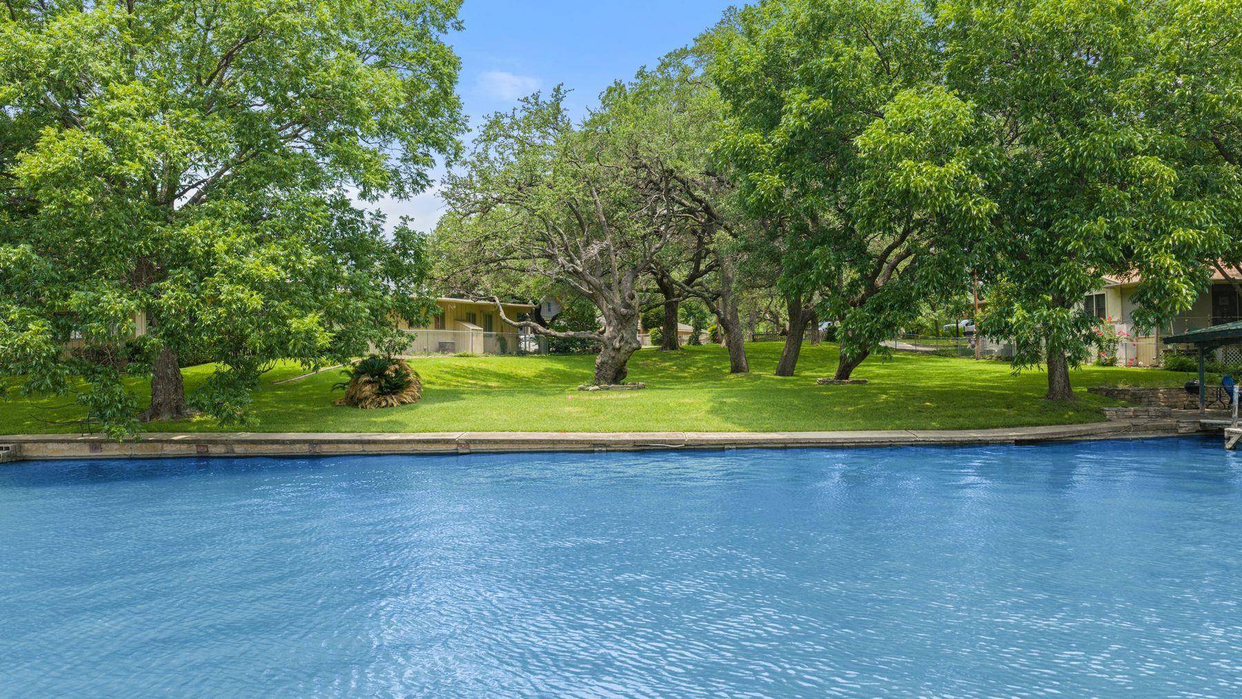 218 Bluebird Circle, Highland Haven, TX 78654