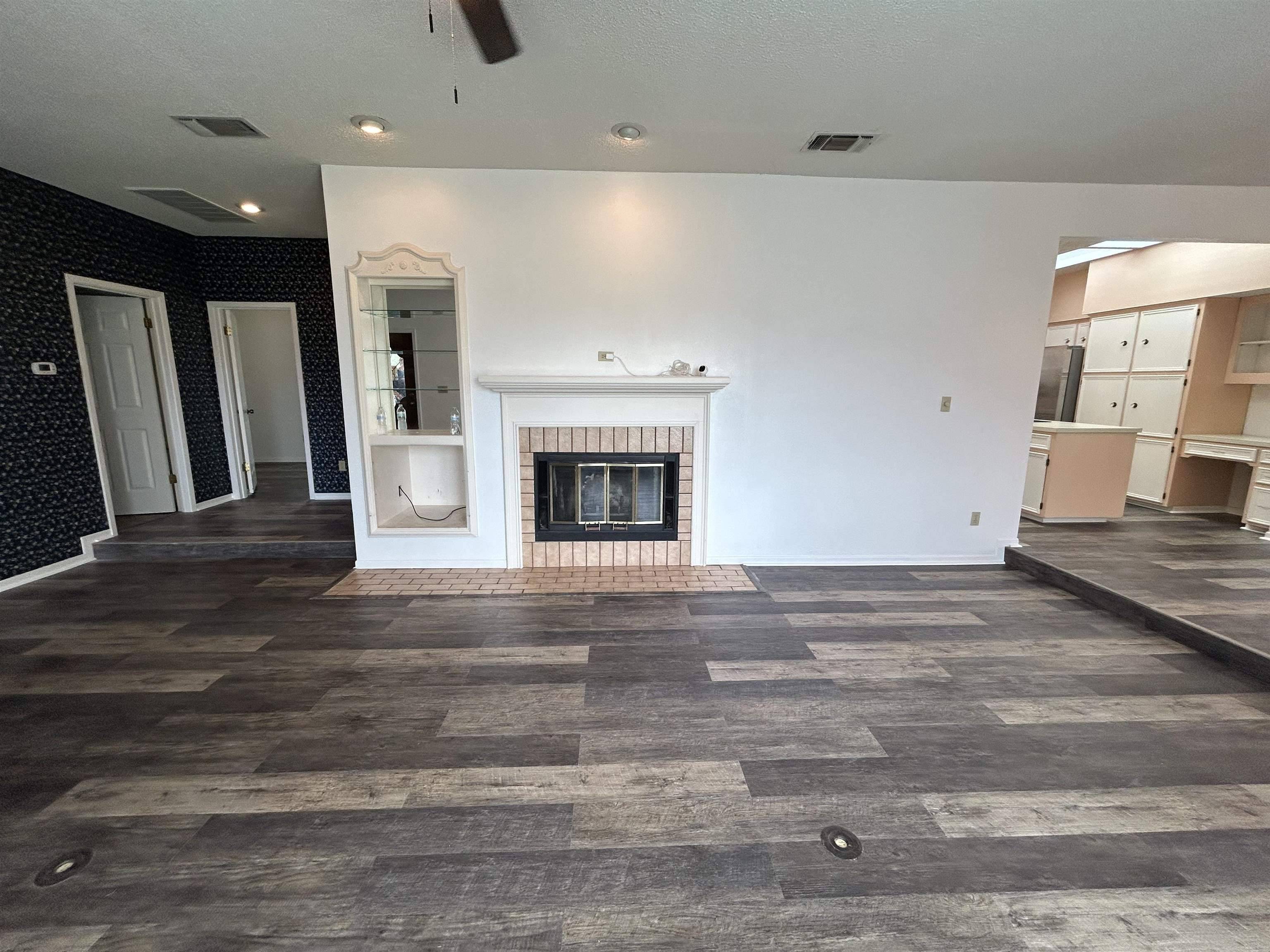2005 King RD, Marble Falls, TX 78654