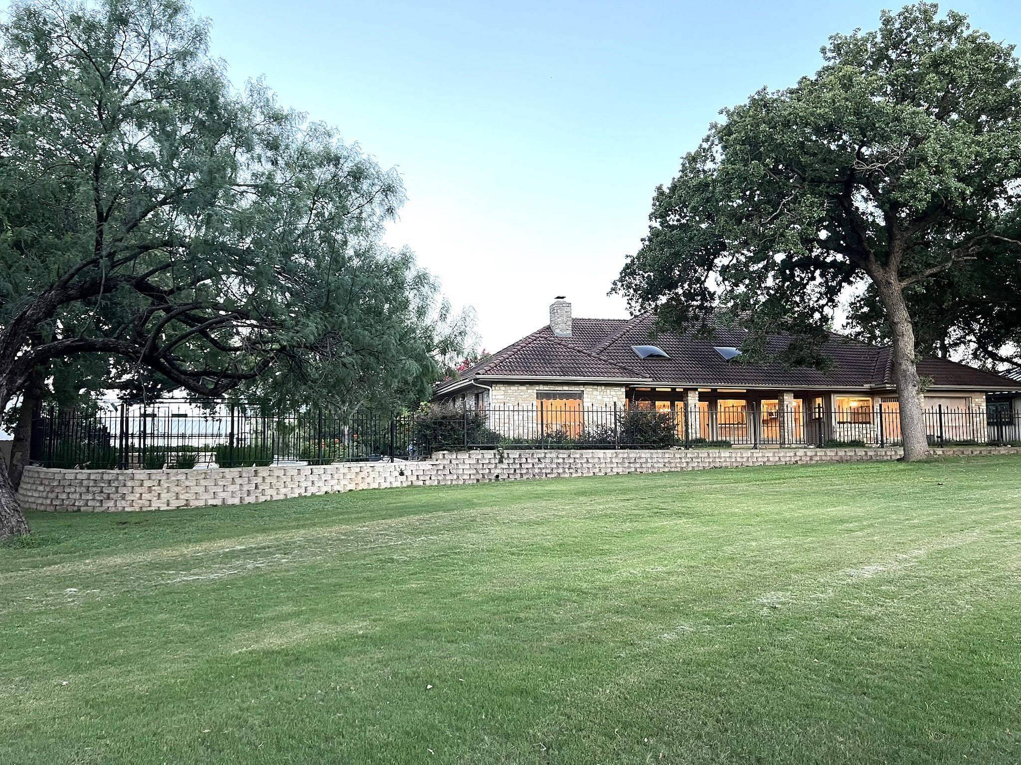 312 N Big Spur AVE, Horseshoe Bay, TX 78657