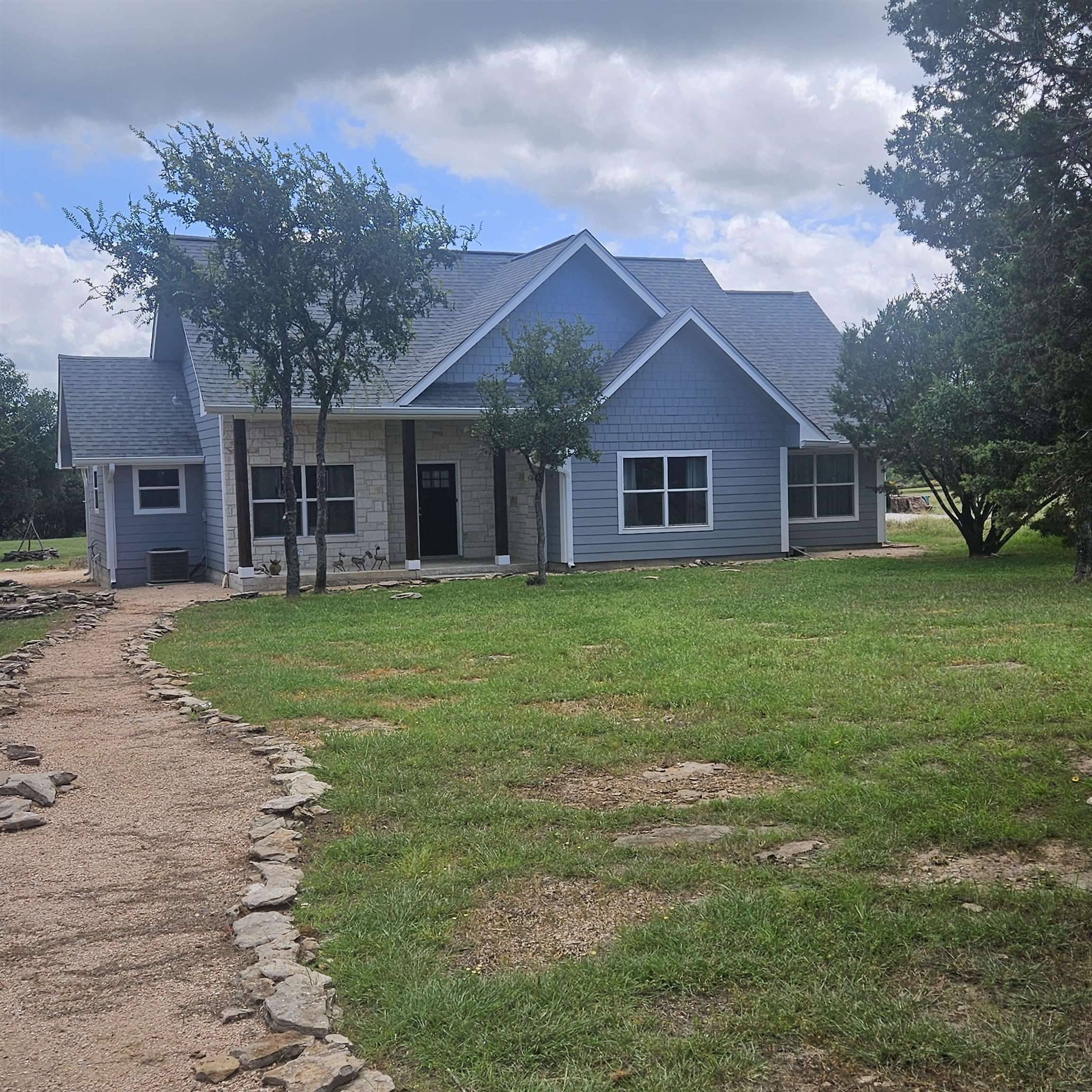 207 Deer Ridge DR, Burnet, TX 78611