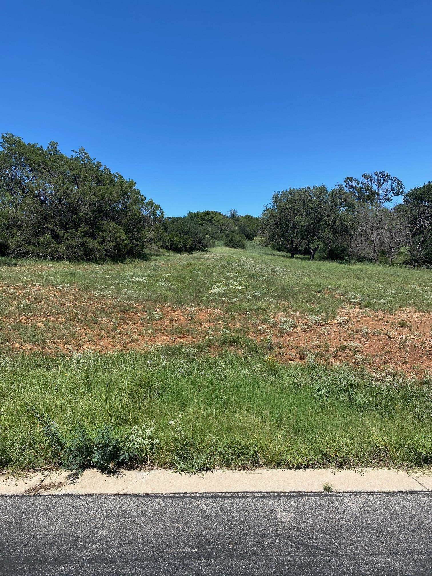 W25058 Apache Tears/White Dove COR, Horseshoe Bay, TX 78657
