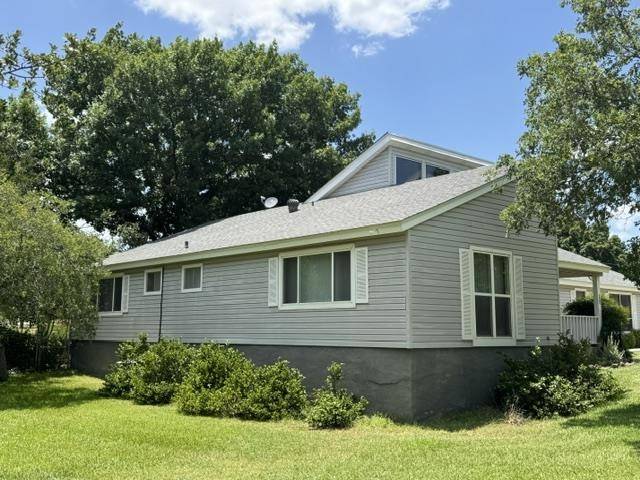623 Sandy Harbor DR, Horseshoe Bay, TX 78657