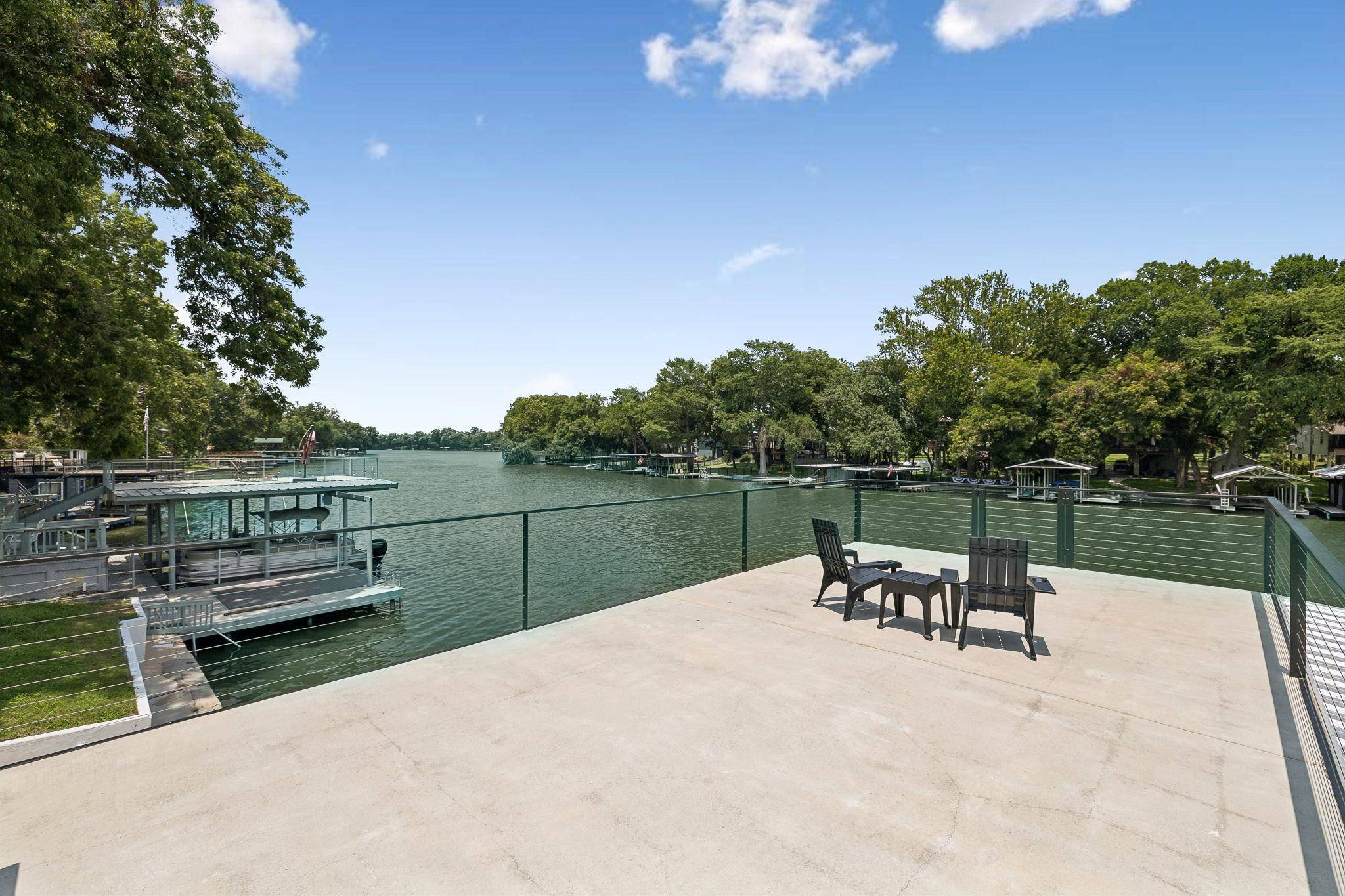 611 Lake Placid DR, Seguin, TX 78155