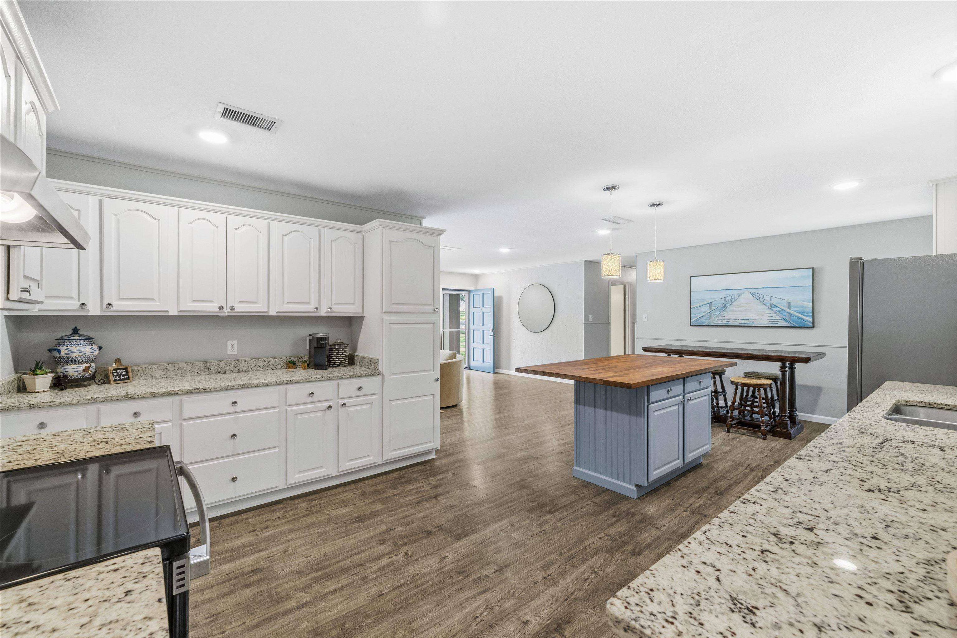 330 Yucca Dr DR, Kingsland, TX 78639