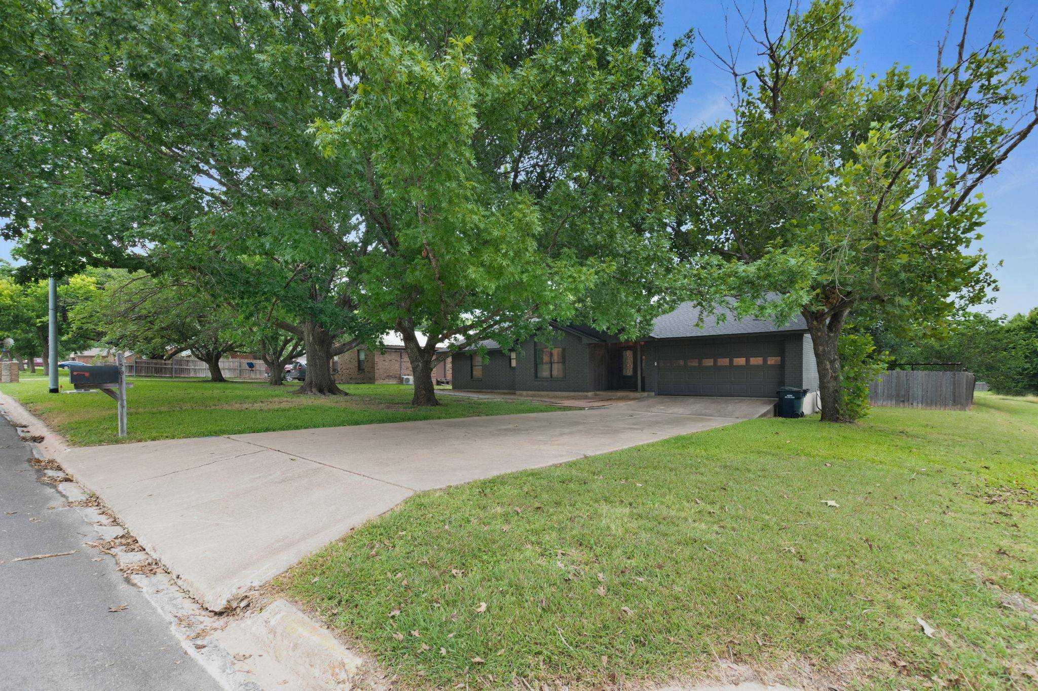 1501 Wofford DR, Burnet, TX 78611