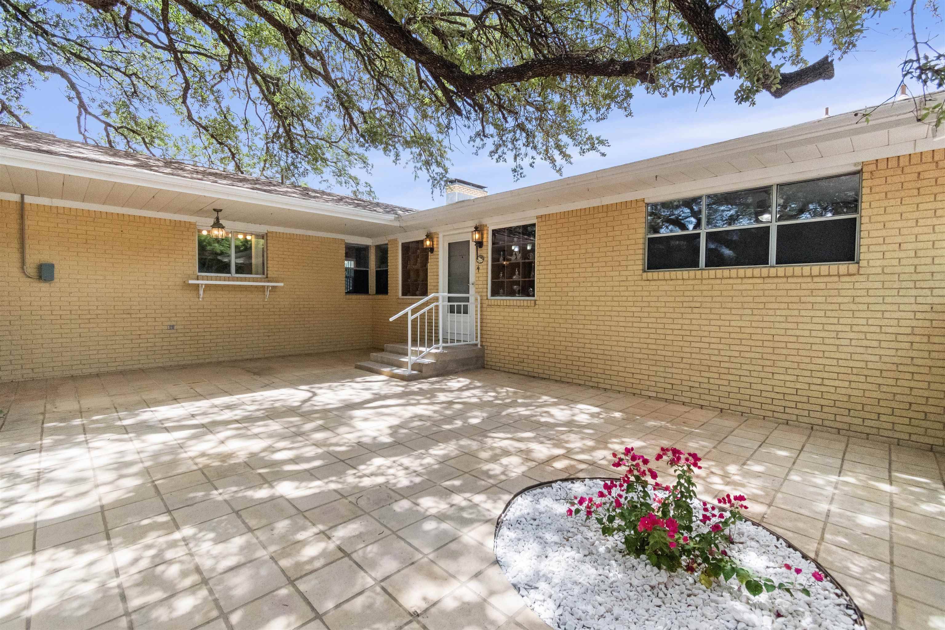 3616 River Oaks, Kingsland, TX 78639