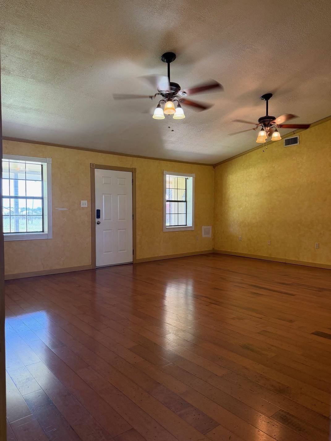 17502 College ST, Pontotoc, TX 76869