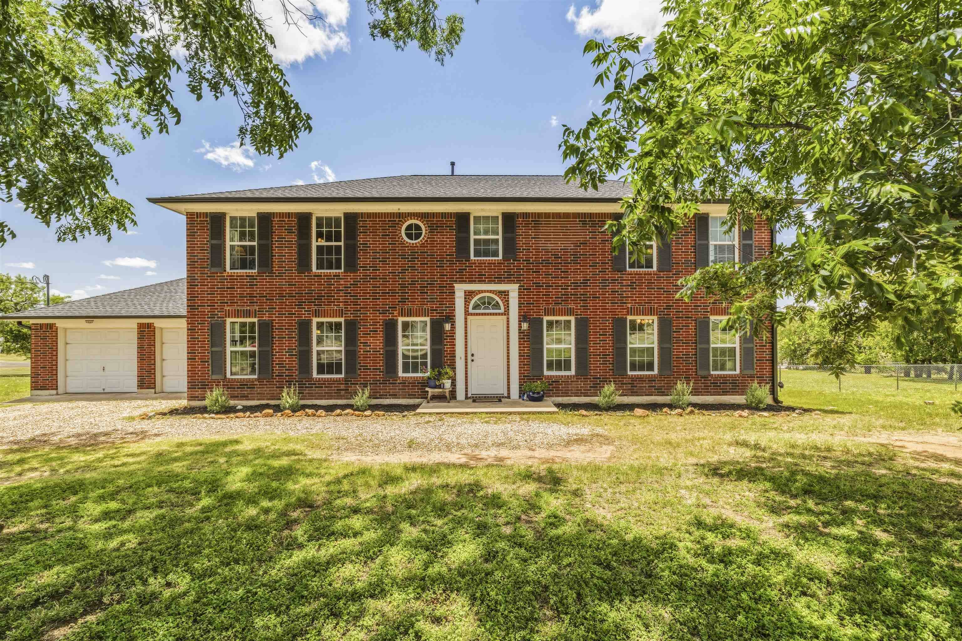 300 W Tarrant St ST, Llano, TX 78643