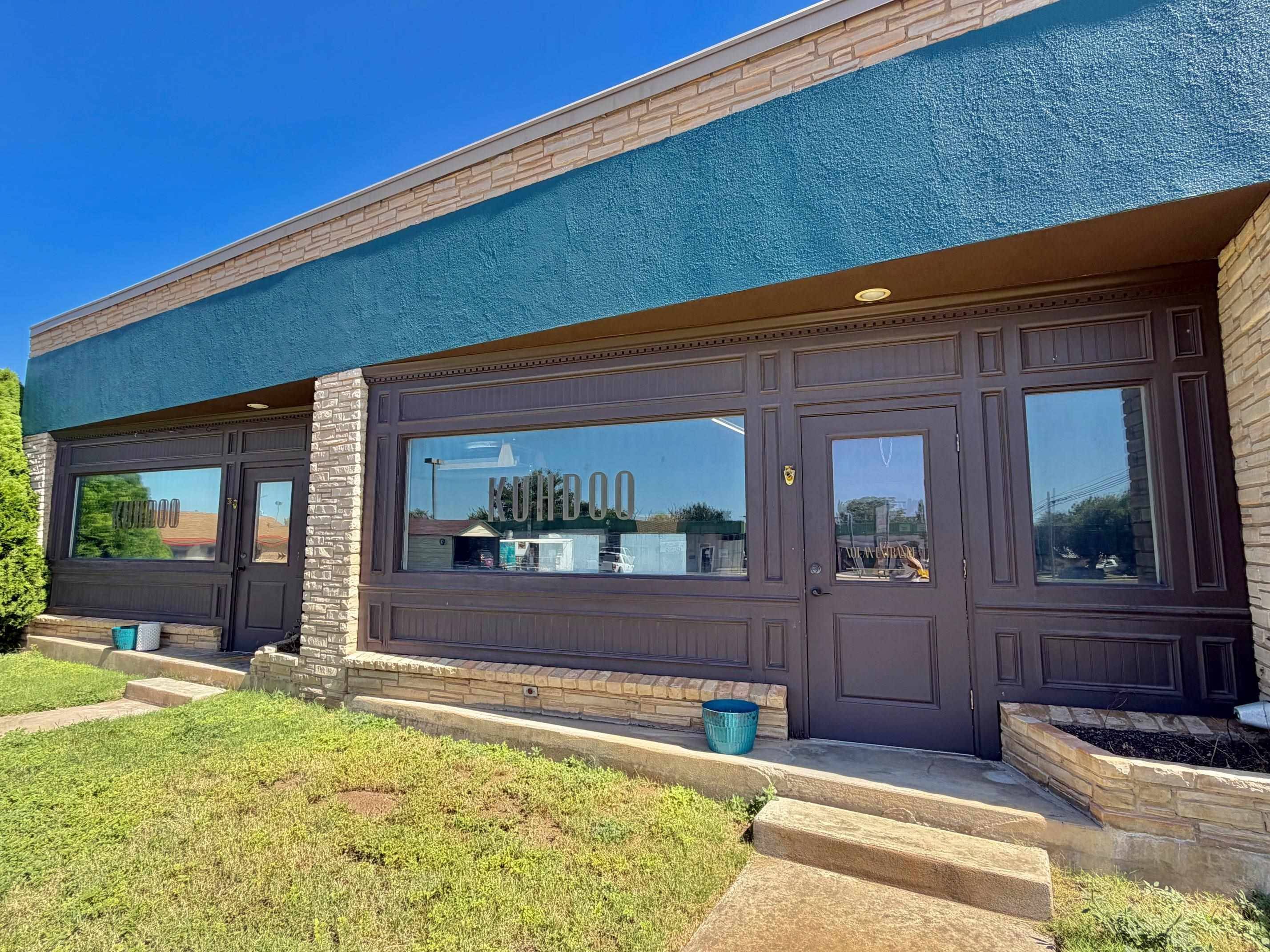 301 W Young ST, Llano, TX 78643