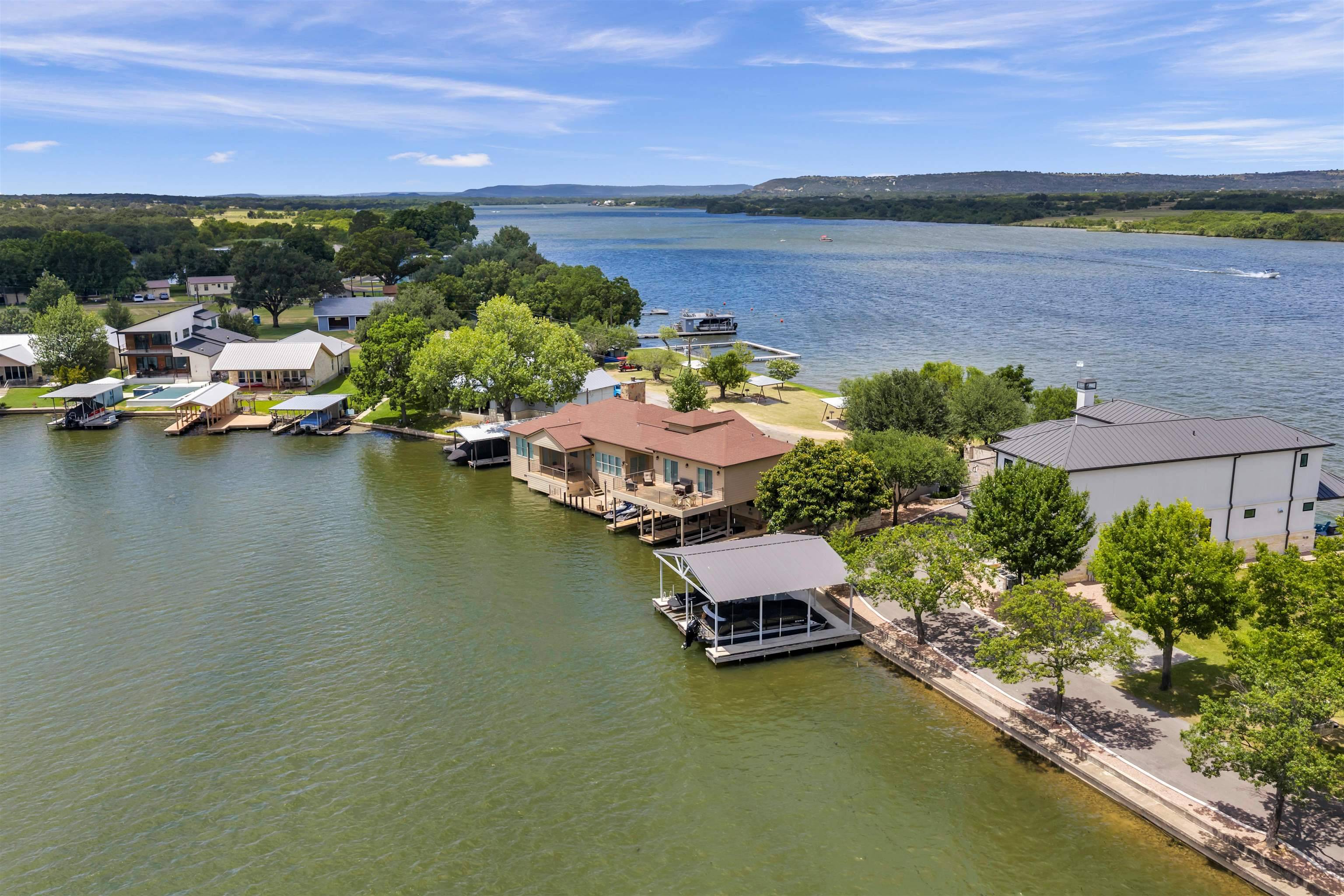 336 Park LN, Sunrise Beach, TX 78643