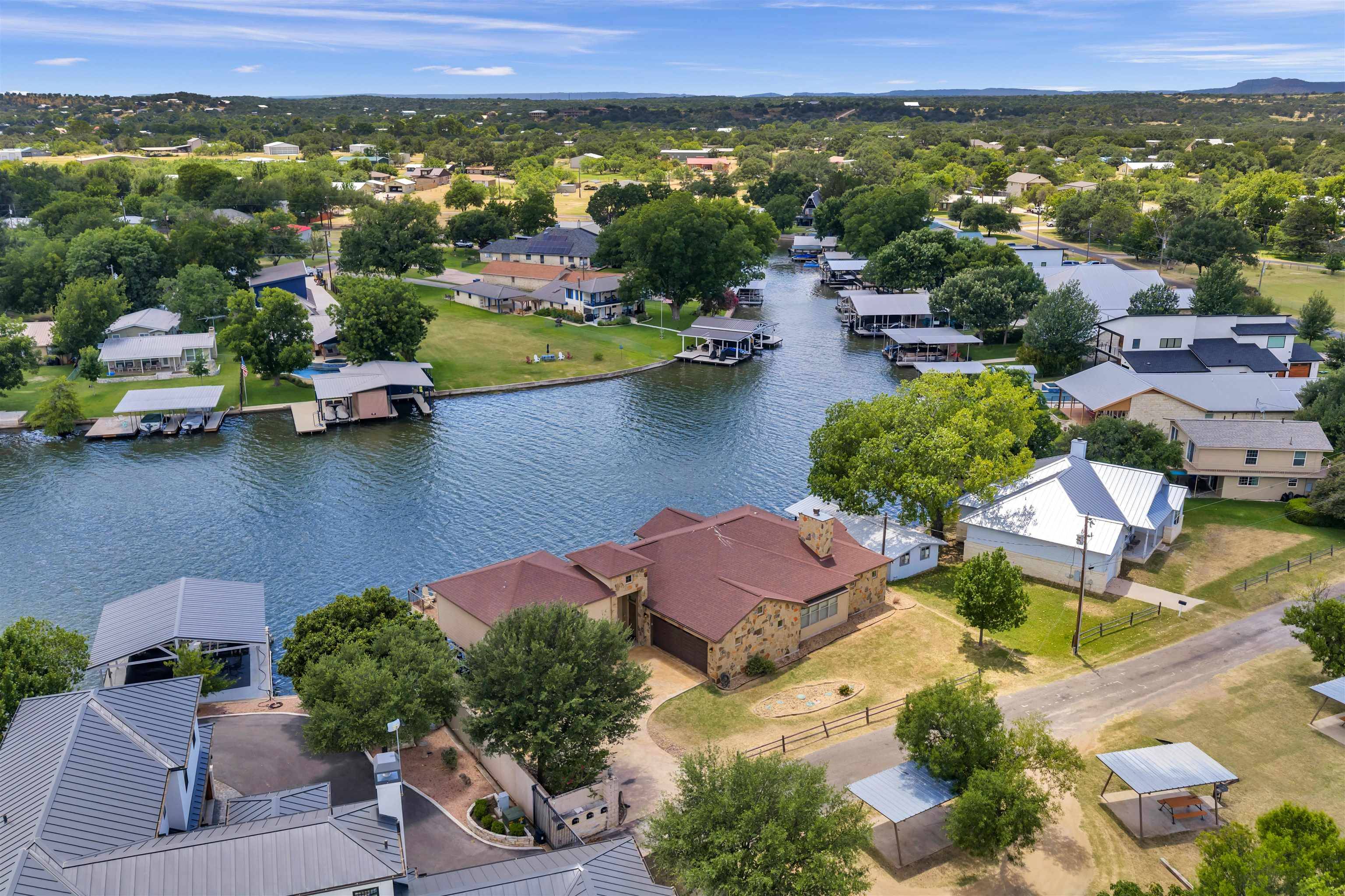 336 Park LN, Sunrise Beach, TX 78643