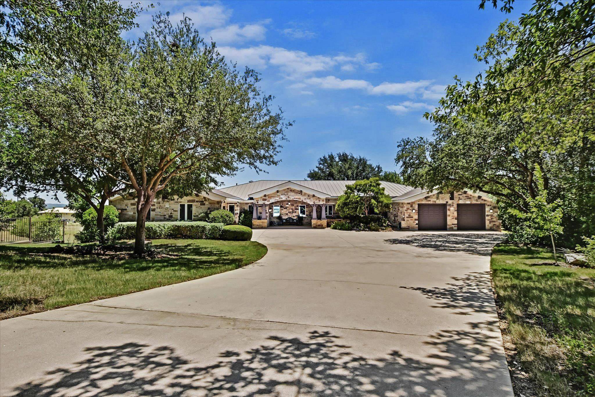 2803 Ranch Road 2831, Horseshoe Bay, TX 78657
