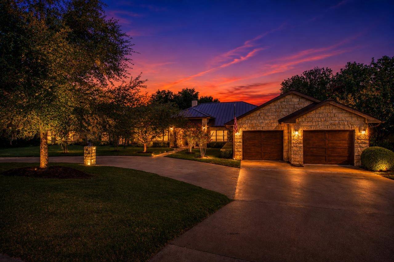 508 S Hi Circle, Horseshoe Bay, TX 78657
