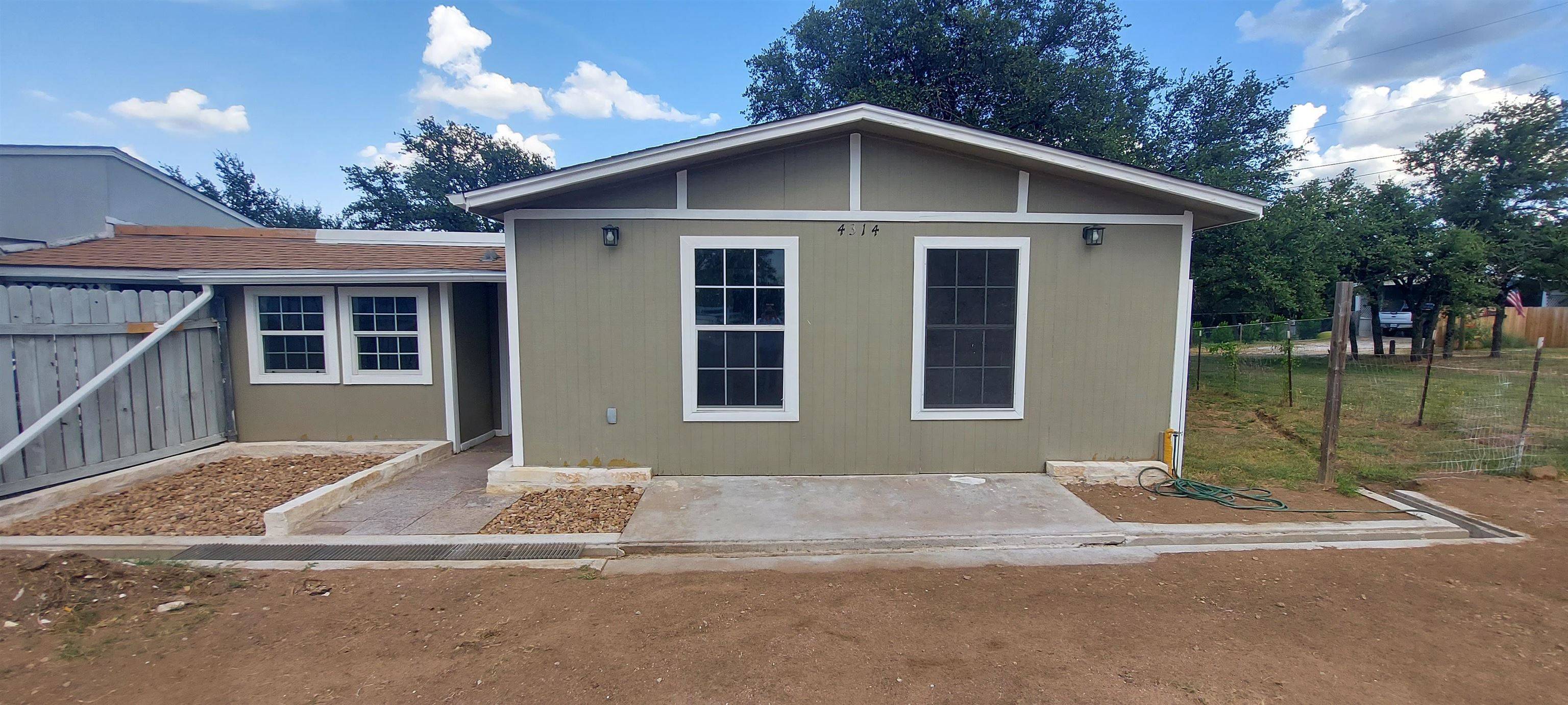 4314 Skyline, Kingsland, TX 78639