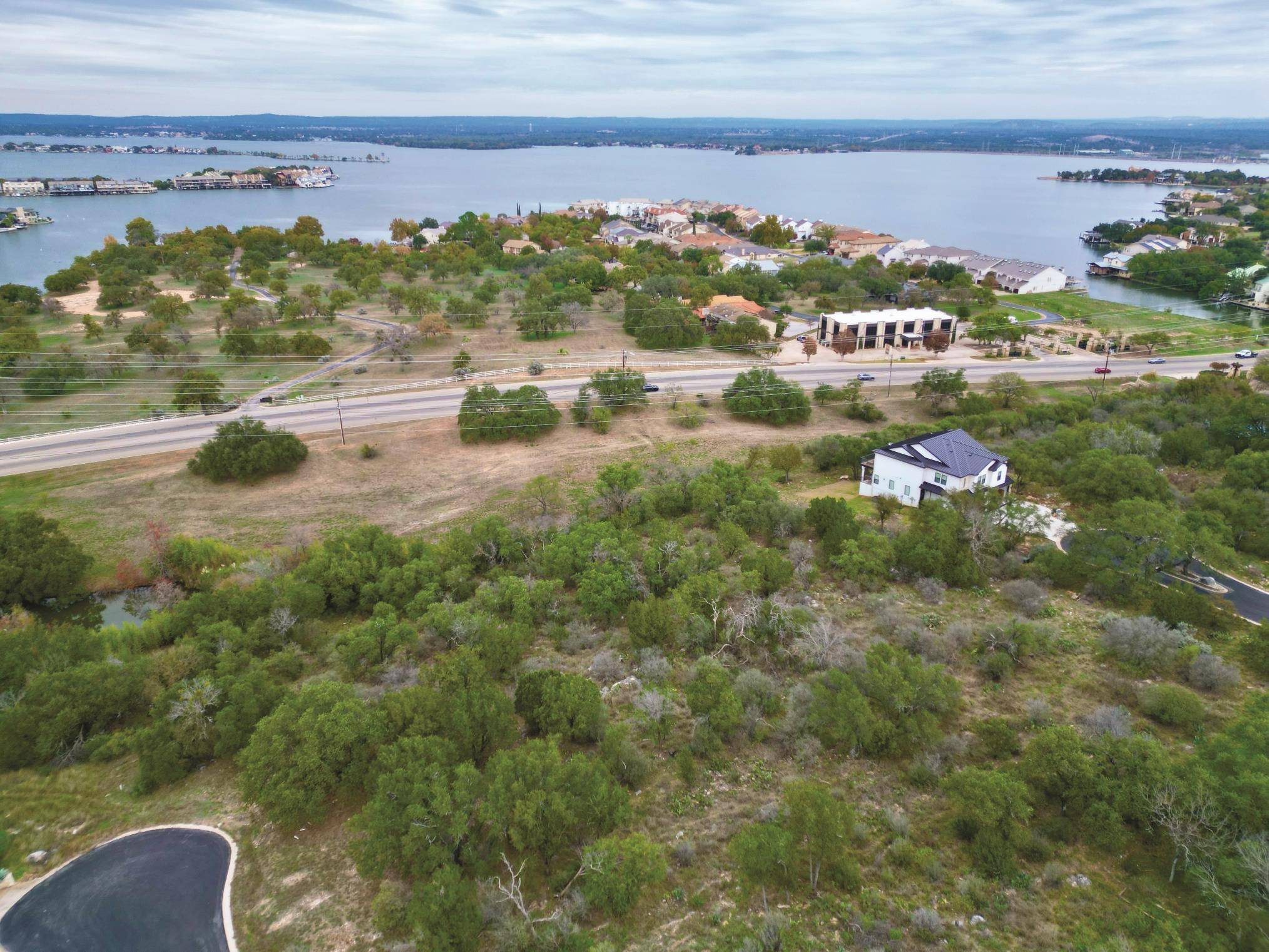 000 Twin Sails, Horseshoe Bay, TX 78657
