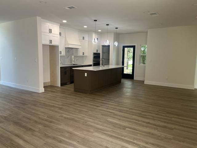 804 Hi Circle W, Horseshoe Bay, TX 78657