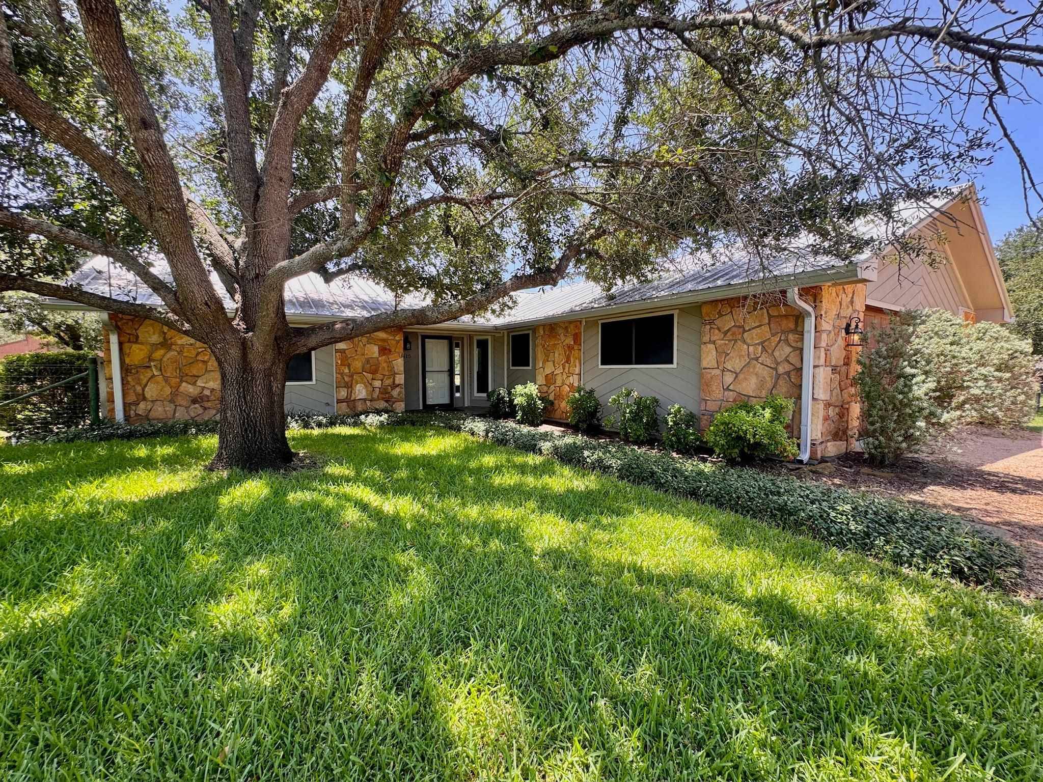 415 Ancient Oaks Dr, Marble Falls, TX 78654