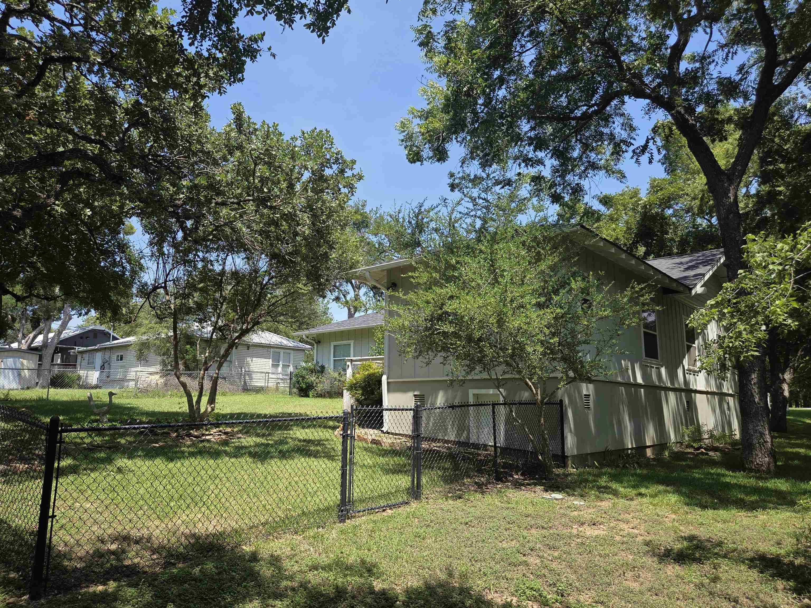 1102 F AVE, Marble Falls, TX 78654