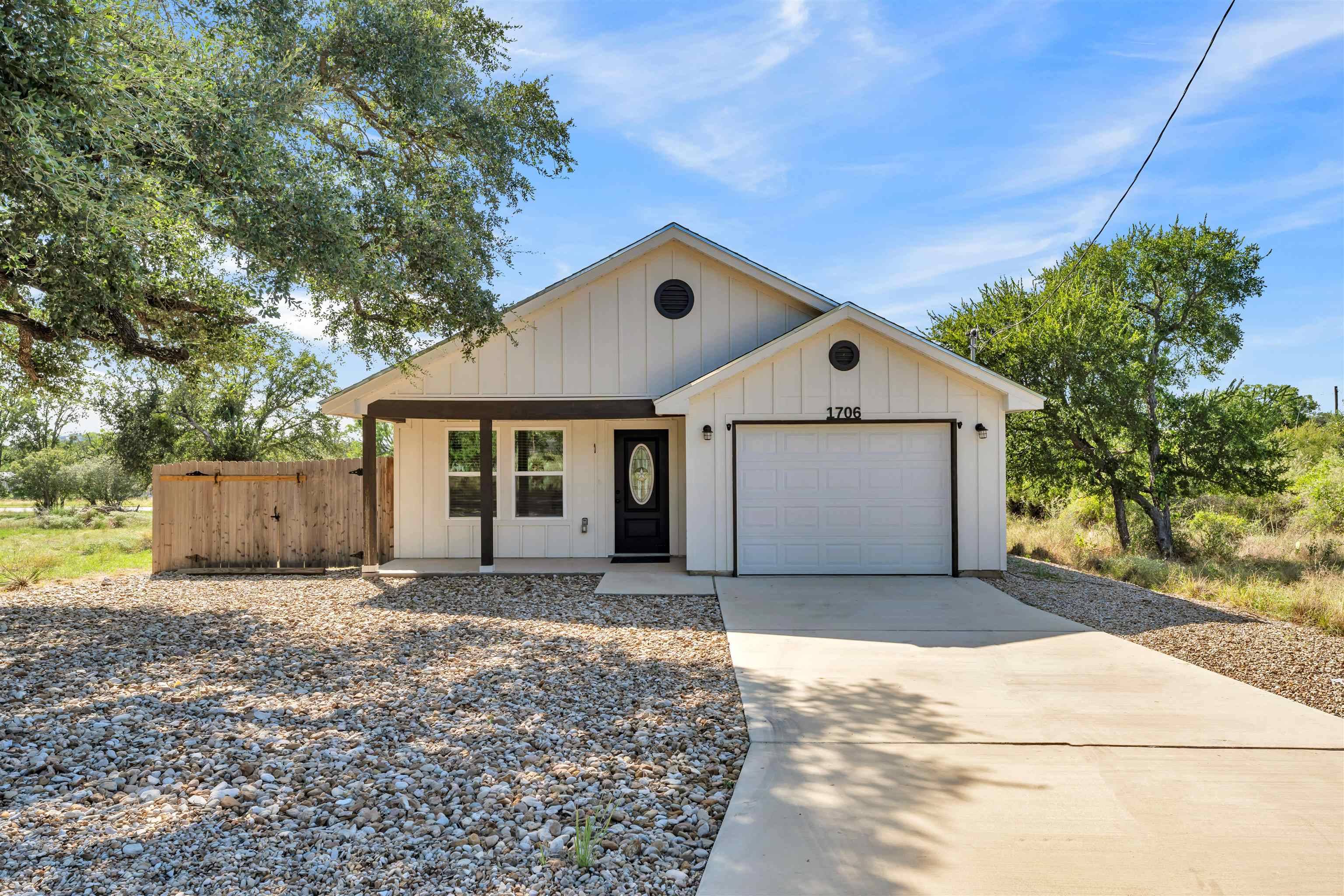 1706 Redwood DR, Granite Shoals, TX 78654-9999