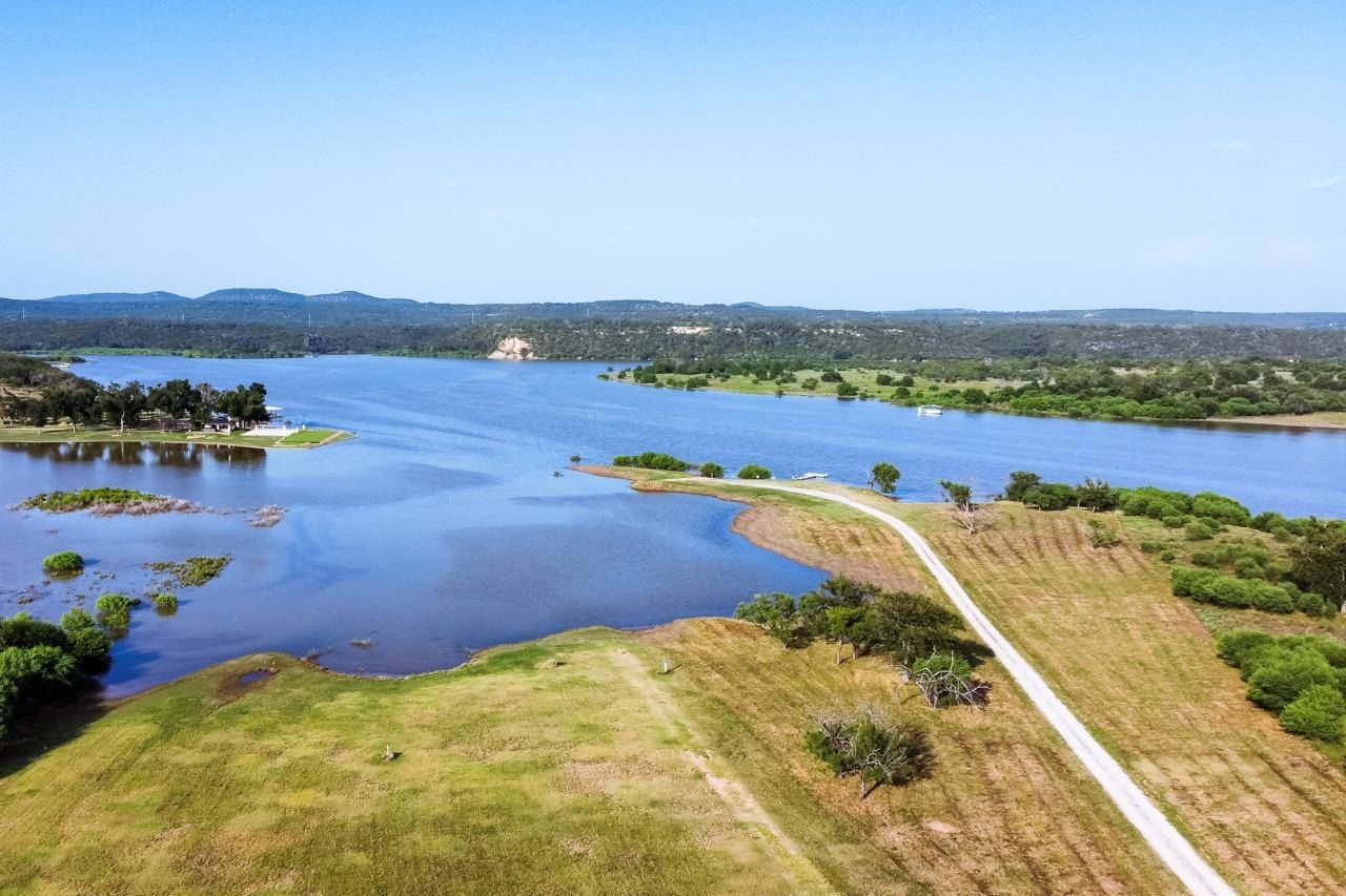 421 Chimney Cove DR, Marble Falls, TX 78654