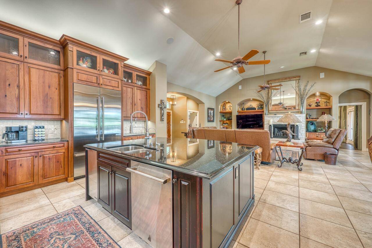 220 River Ranch RD, Kingsland, TX 78639