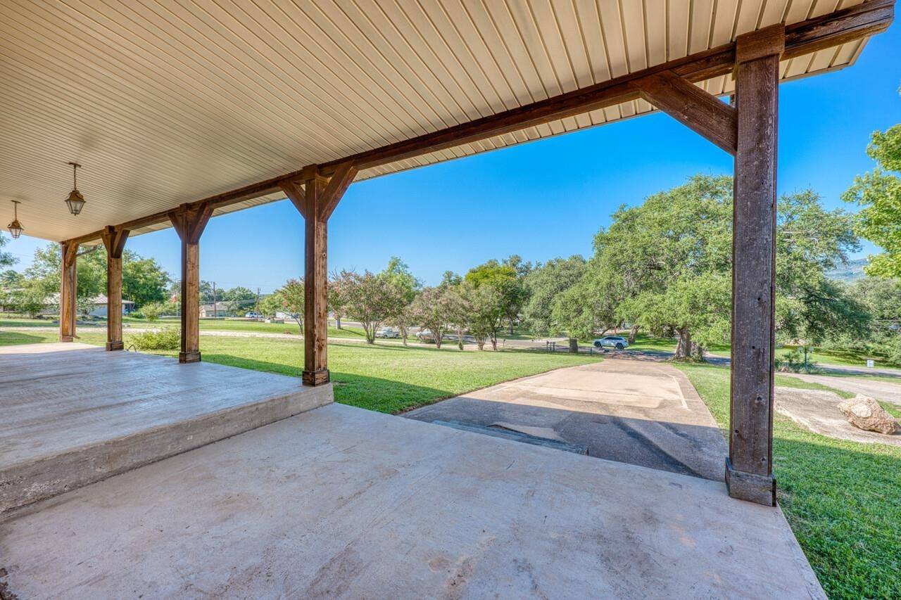 4047 River Oaks DR, Kingsland, TX 78639