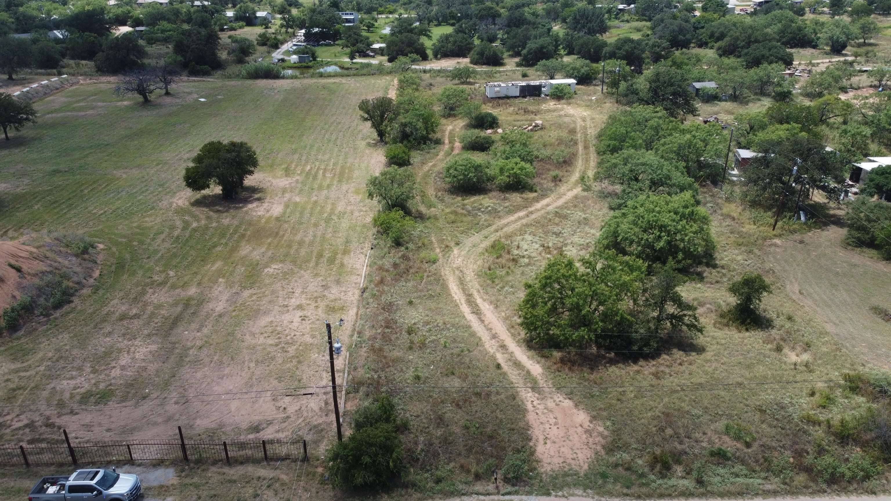 1208 Eula LN, Kingsland, TX 78639