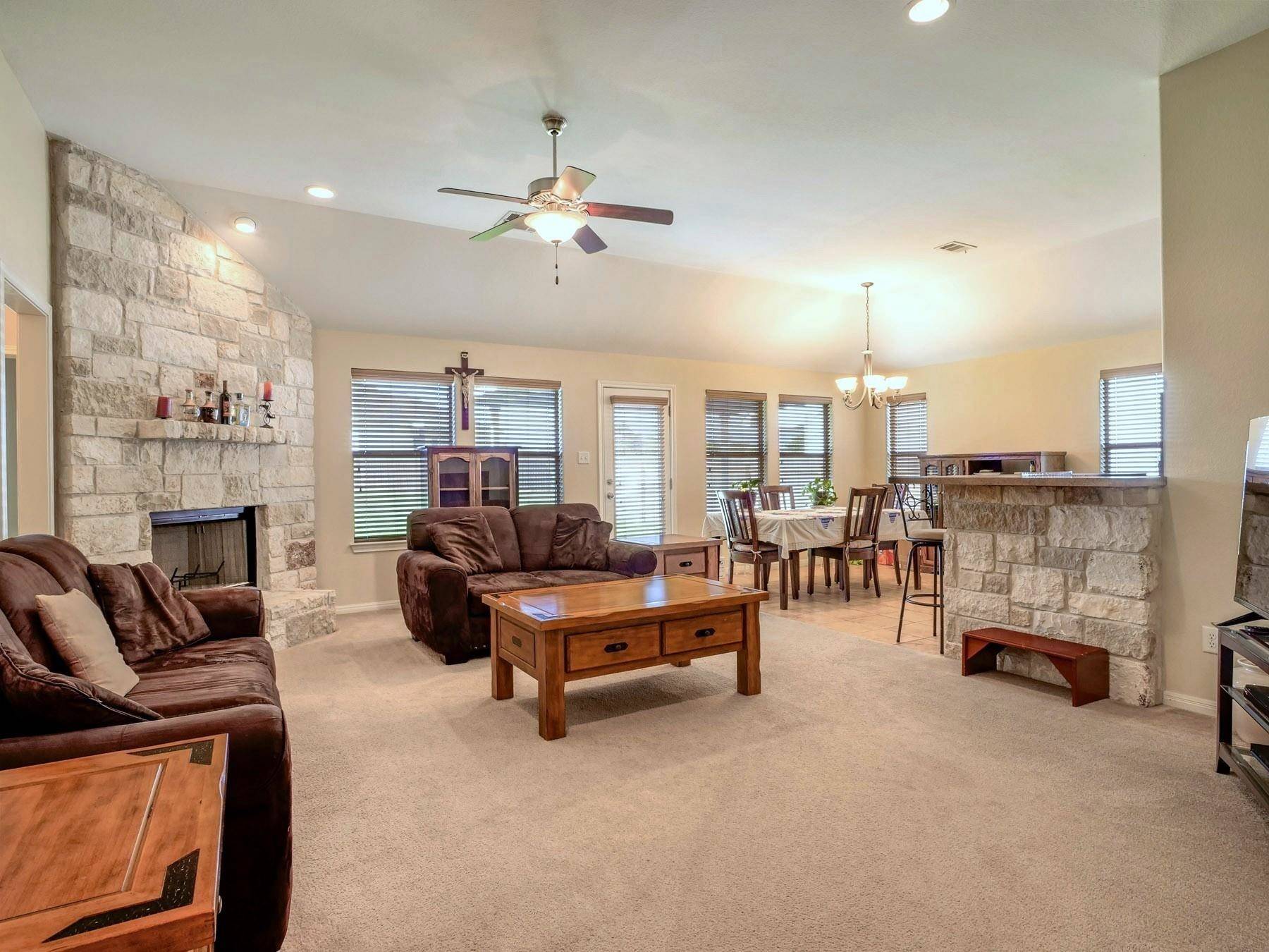 212 Cailin Ct, Burnet, TX 78611