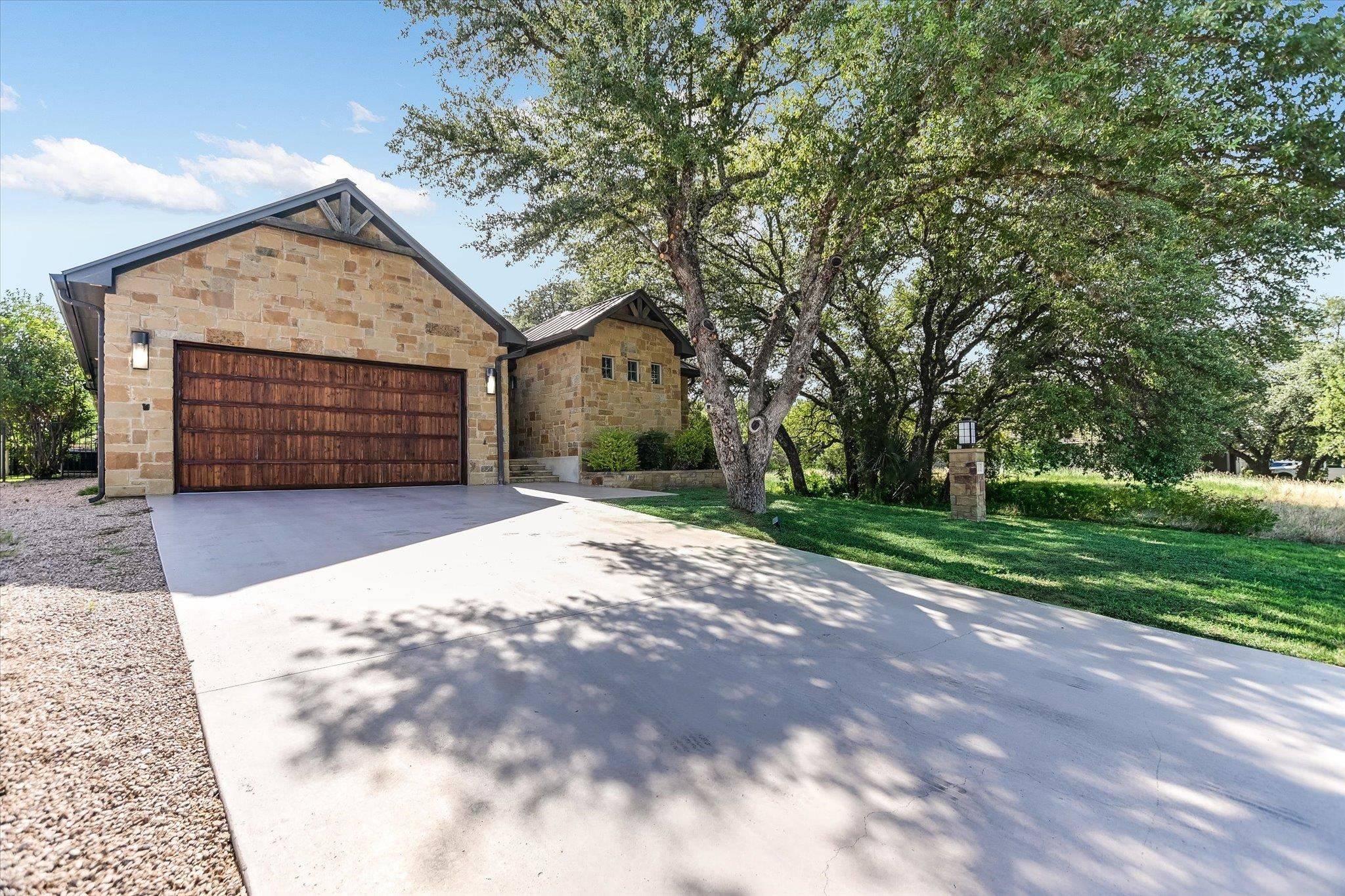311 Short Circuit, Horseshoe Bay, TX 78657