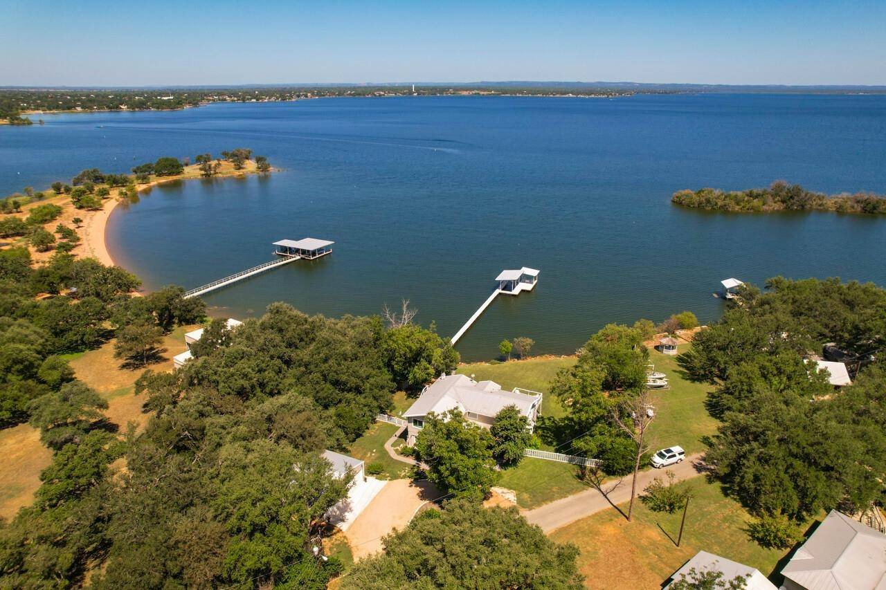 409 Island Lodges DR, Buchanan Dam, TX 78609