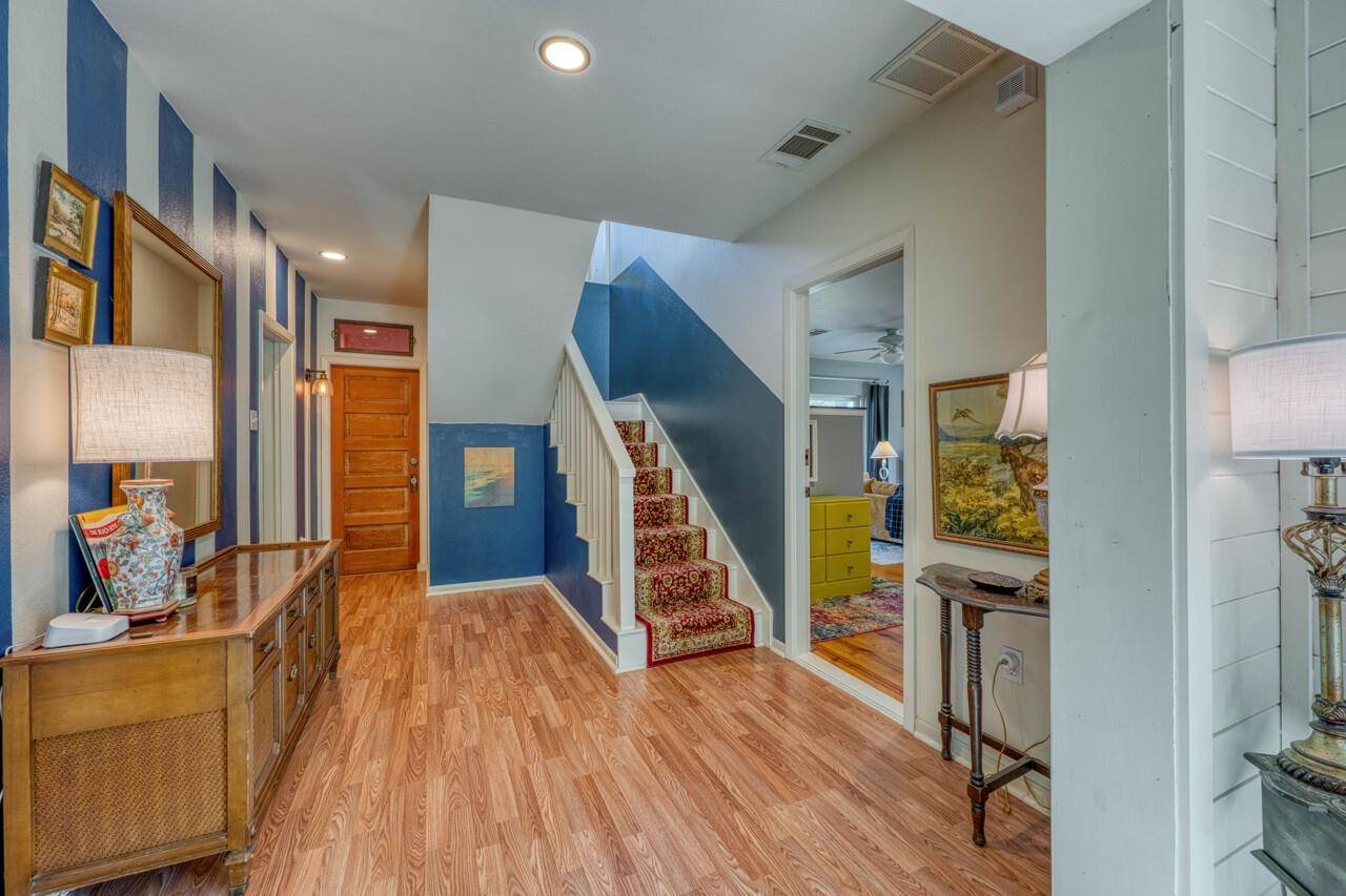 409 Island Lodges DR, Buchanan Dam, TX 78609