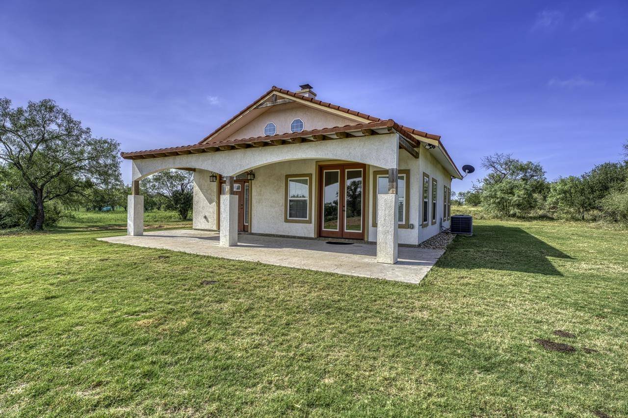 9584 W 71 HWY, Llano, TX 78643-0000
