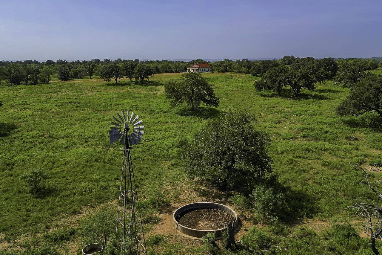 9584 W 71 HWY, Llano, TX 78643-0000